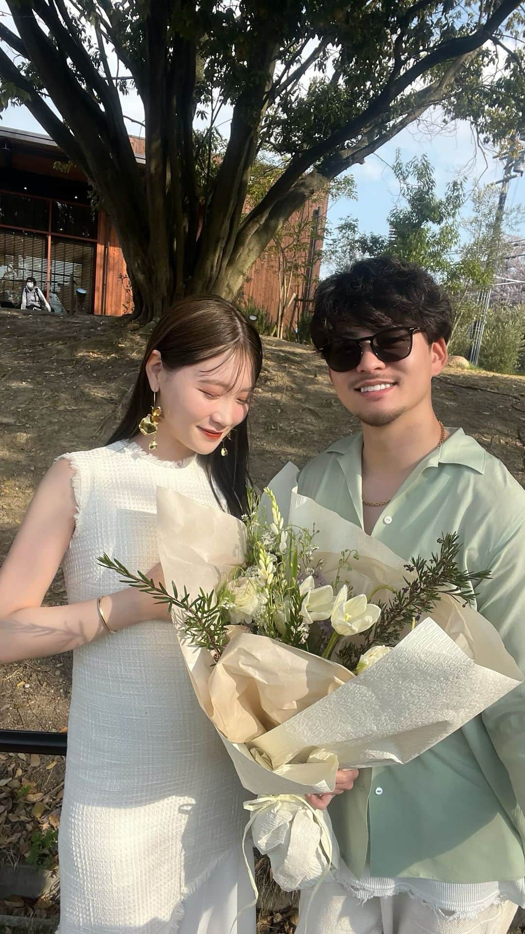 のインスタグラム：「⠀ ⠀  ⠀ ⠀ ⠀ ⠀ 昨日はたくさんのコメント、DM ありがとうございました🕊️✨  不安が尽きない毎日ですが マタニティライフ楽しみます♡  ⠀ ⠀ ⠀ #妊娠報告 #マタニティ #マタニティコーデ」