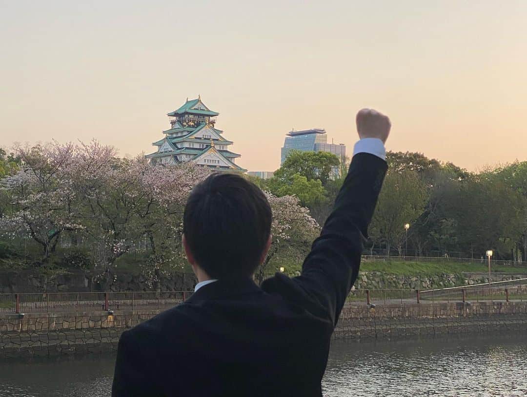 吉村洋文さんのインスタグラム写真 - (吉村洋文Instagram)「仕事帰り、大阪城公園の夕焼けがキレイだったんで、撮ってみたやで。」4月10日 18時31分 - yoshimurahirofumi
