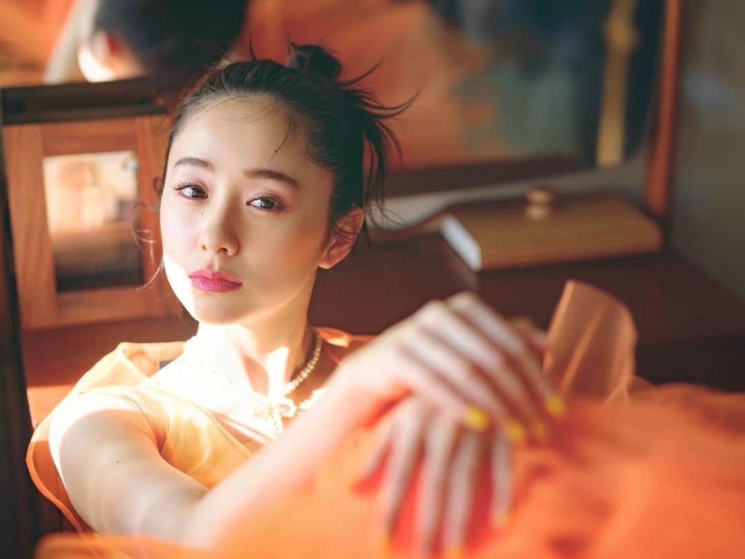 柴田フミコのインスタグラム：「堀田真由さん  きれい  #堀田真由 #nonno #fumikoshibata #柴田フミコ」