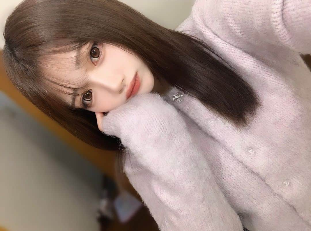 中明佑里花のインスタグラム：「たまにはストレートも ₍ᐡ Ⅰ ̫ Ⅰ ᐡ₎❤︎」