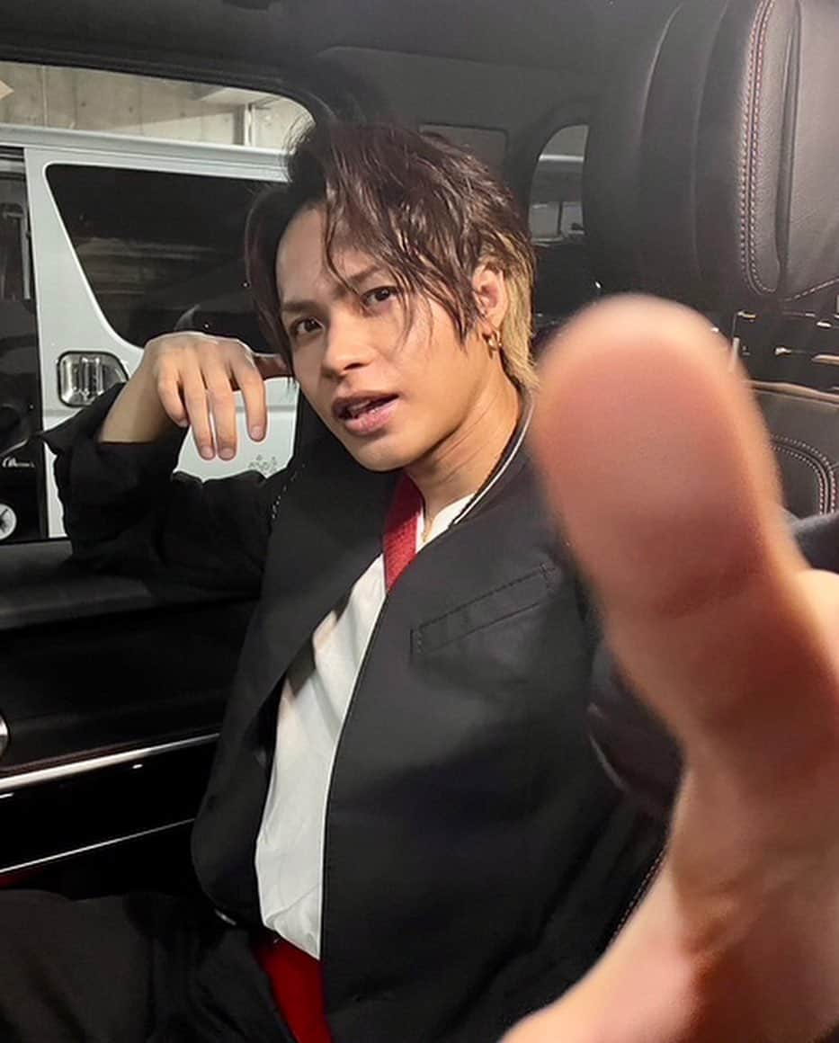 上田竜也さんのインスタグラム写真 - (上田竜也Instagram)「7月8月に舞台 After Lifeやるぜー！  観においで  #上田竜也と密会 #もしくは #彼と浮気中 #で使って良いよ #地下駐って #エロいよね」4月10日 19時00分 - tatsuya.ueda_kt