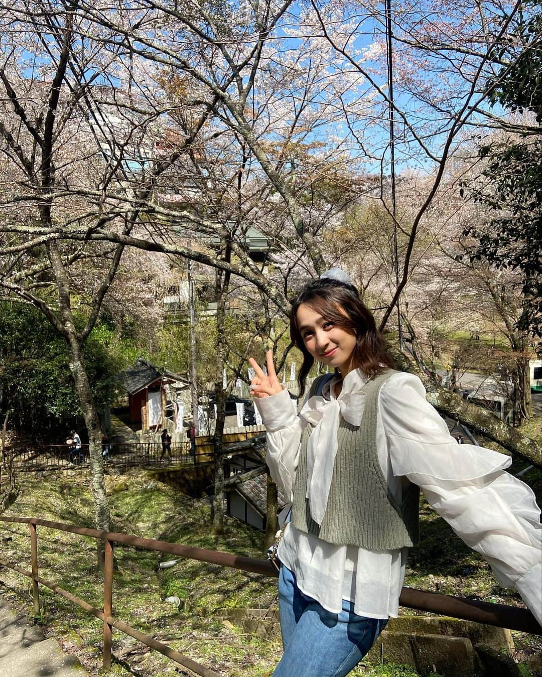 アヤナ・シャハブさんのインスタグラム写真 - (アヤナ・シャハブInstagram)「Sakura 🌸  桜🌸」4月10日 19時05分 - ayanashahab