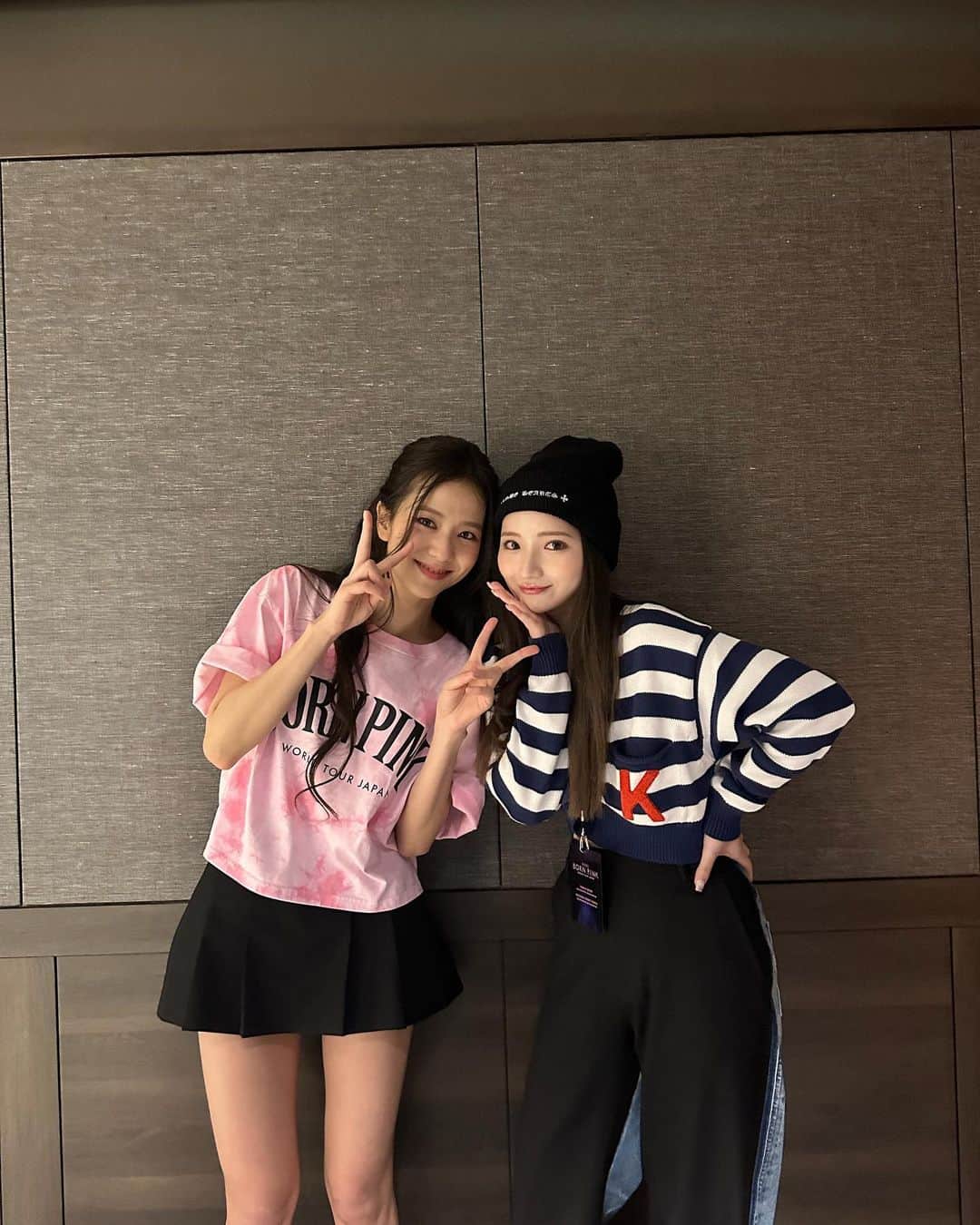 南りほのインスタグラム：「꽃 향기만 남기고 갔단다~~🌹지수가준 머리핀이 넘 맘에듬..🐰🩷🩵」