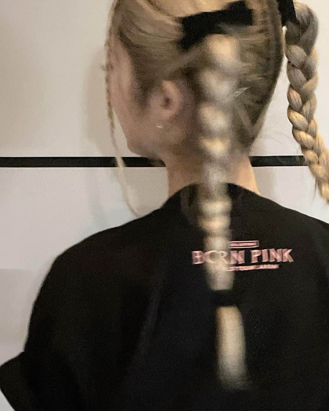 原涼香さんのインスタグラム写真 - (原涼香Instagram)「BLACKPINK WORLD TOUR " BORN PINK " 🖤🩷🖤🩷 DAY1 ~~ 約３年ぶりの姫達߹ᯅ߹神 　 ライブ前も沢山のお客様が 可愛くなりにきてくださりとても嬉しかったです🎤 =͟͟͞͞♡ ㅤㅤㅤㅤㅤㅤㅤㅤㅤㅤㅤㅤㅤ live makeも載せておきます〜 NINIホクロもちゃっかり再現ㅋㅋ ㅤㅤㅤㅤㅤㅤㅤㅤㅤㅤㅤㅤㅤ とにかく最高で最強🫶🏻💖💖 ㅤㅤㅤㅤㅤㅤㅤㅤㅤㅤㅤㅤㅤ #blackpink #bornpink #bornpinkworldtour」4月10日 19時06分 - suzuka_hara