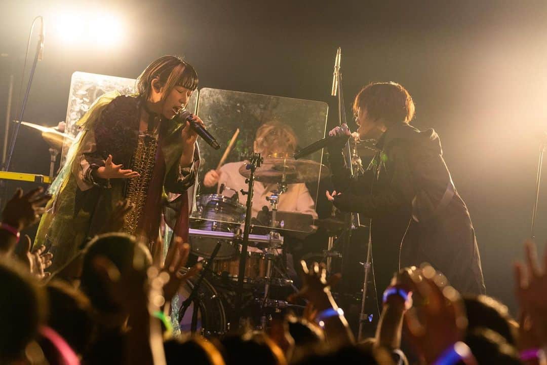 のインスタグラム：「♪Broken Voices with KIHOW  ♪We Are The Vanguard with DEMONDICE  ♪A Nameless Color with アンダーバー  ♪FIGHT SONG with YOU  #NOTHING_BUT_NOISE  Photography by ATSUSHI」