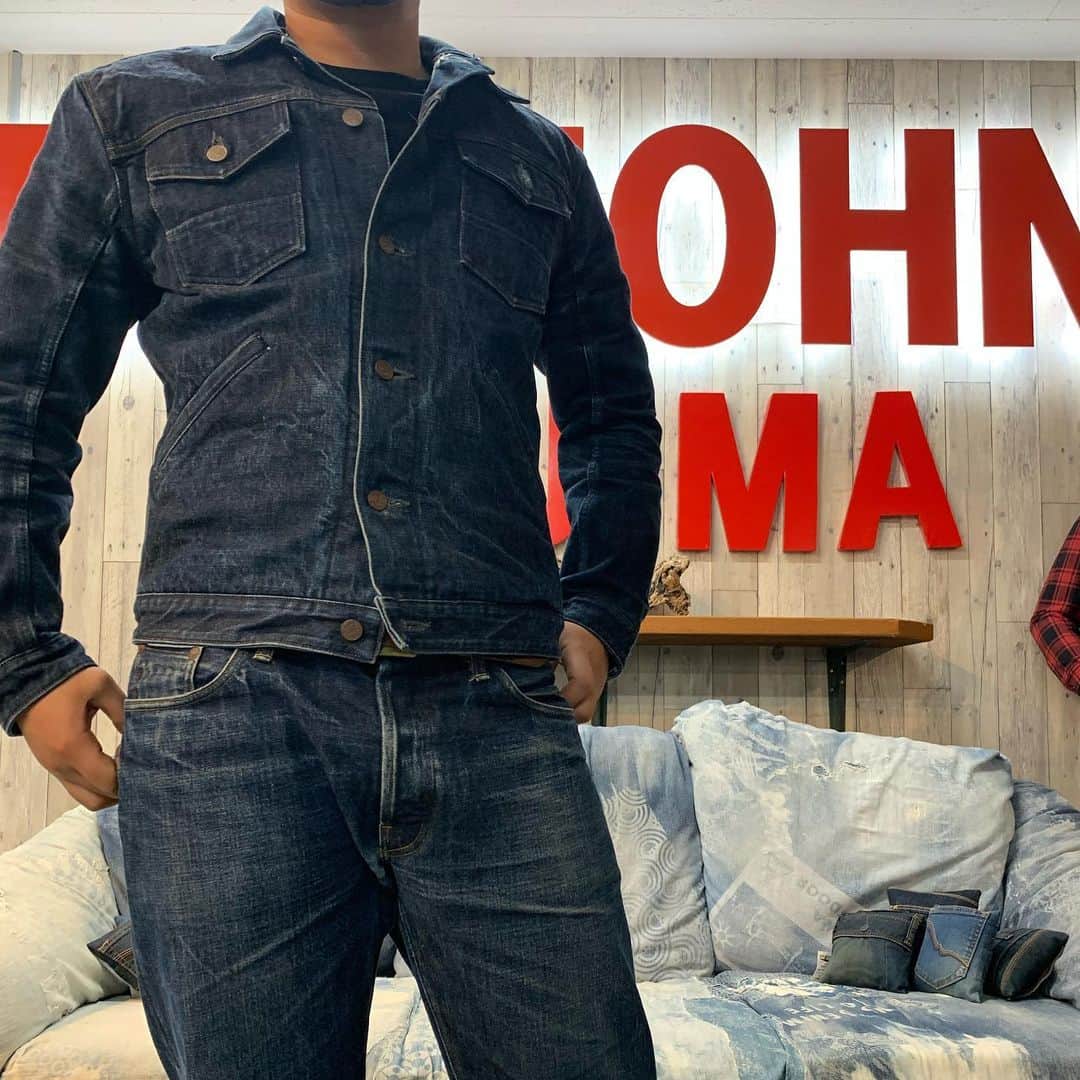 BIG JOHNさんのインスタグラム写真 - (BIG JOHNInstagram)「◽️TOYOTA ◽️  A Pioneer in Japanese Jeans   -BIG JOHN- From KOJIMA to the world  "RARE " 〜the Flagship model 〜  ◽️TOYOTA @bigjohnshop  @bigjohnjeans  ◽️A pioneer in Japanese Jeans   -BIG JOHN-    from KOJIMA to the world ◽️   TOYOTA (staff)  #BIGJOHN #bigjohn #RARE#倉敷 #KOJIMA #JEANS #jeans #okayama #denim #TOYOTA #kojimajeans#okayamadenim#japanmade#madeinjapan#original #RAREJEANS  #育てる #ビッグジョン #児島　#ジーンズストリート  #岡山県　#365daysoffade #瀬戸大橋　#indigoinvitational 　#最高の色落ち　#坂本藍聖 #姫路　#レザー　#ベルト　#blessup 🙏」4月10日 19時27分 - bigjohnjeans