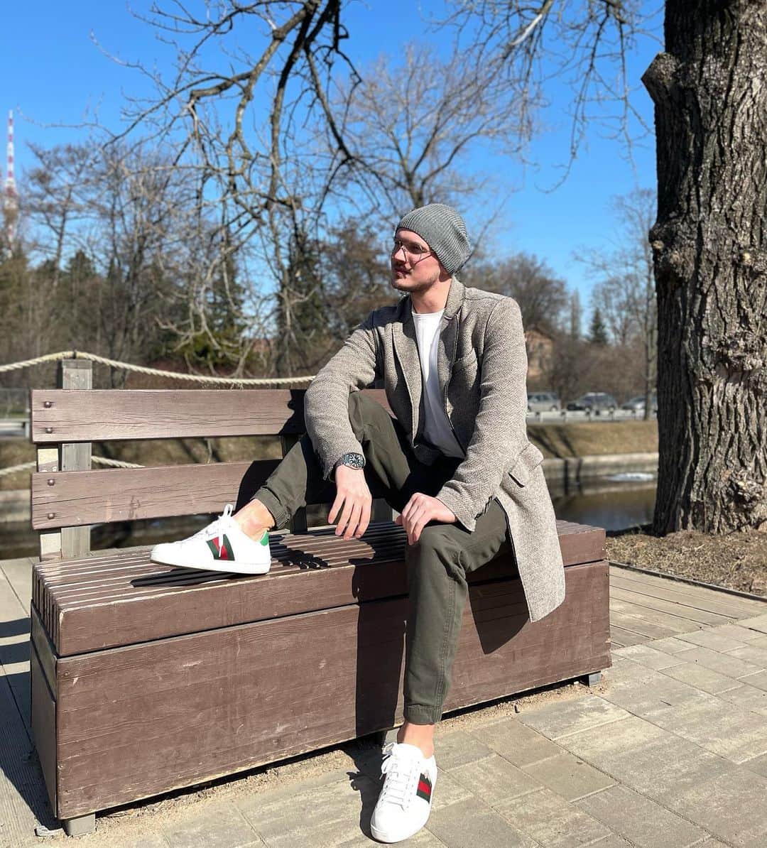 ニコライ・モロシュキンのインスタグラム：「Невроз выходного дня 😂 после хорошо проделанной работы 🔥🫠🙌」