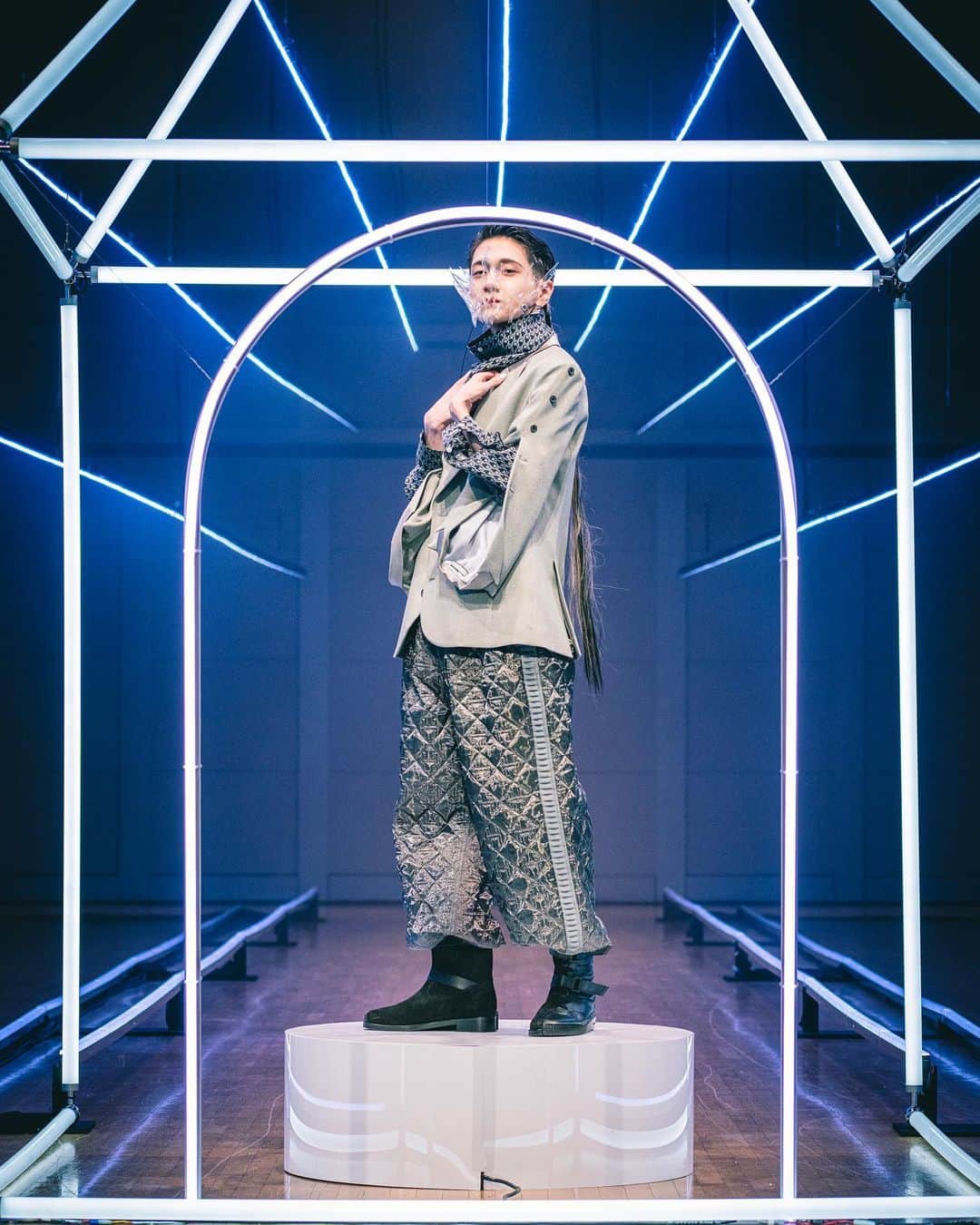 吉井添のインスタグラム：「. ha | za | ma  2023 Primary collection 「UNKNOWN UNKNOWN（未知の未知）」  テンション上がりまくって倒れそうでした💦ありがとうございました✌️   #hazama  #hazama_show」