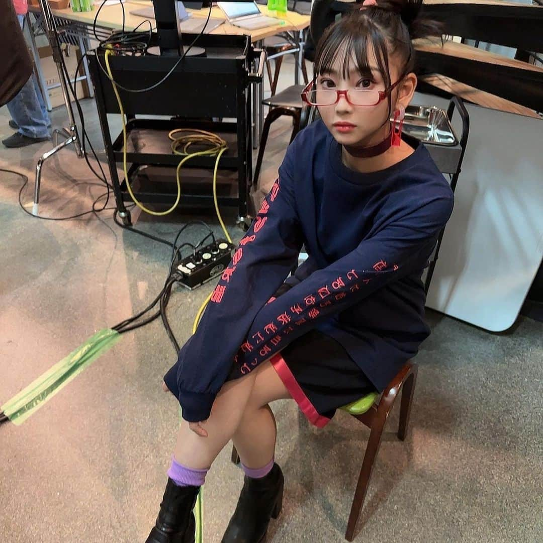 矢野妃菜喜さんのインスタグラム写真 - (矢野妃菜喜Instagram)「🐄 『声優グランプリ5月号』 本日発売です！  十五少女から牛林ウタのanimaとして登場させて頂きました🐄  何とメイクはあのM･A･Cさん！ メイクもメガネもお団子も中々見られない珍しい姿なので是非チェックしてくださいねー！！  #十五少女 #macメイク #声優グランプリ #声グラ #牛林ウタ」4月10日 19時38分 - yano_hinaki35