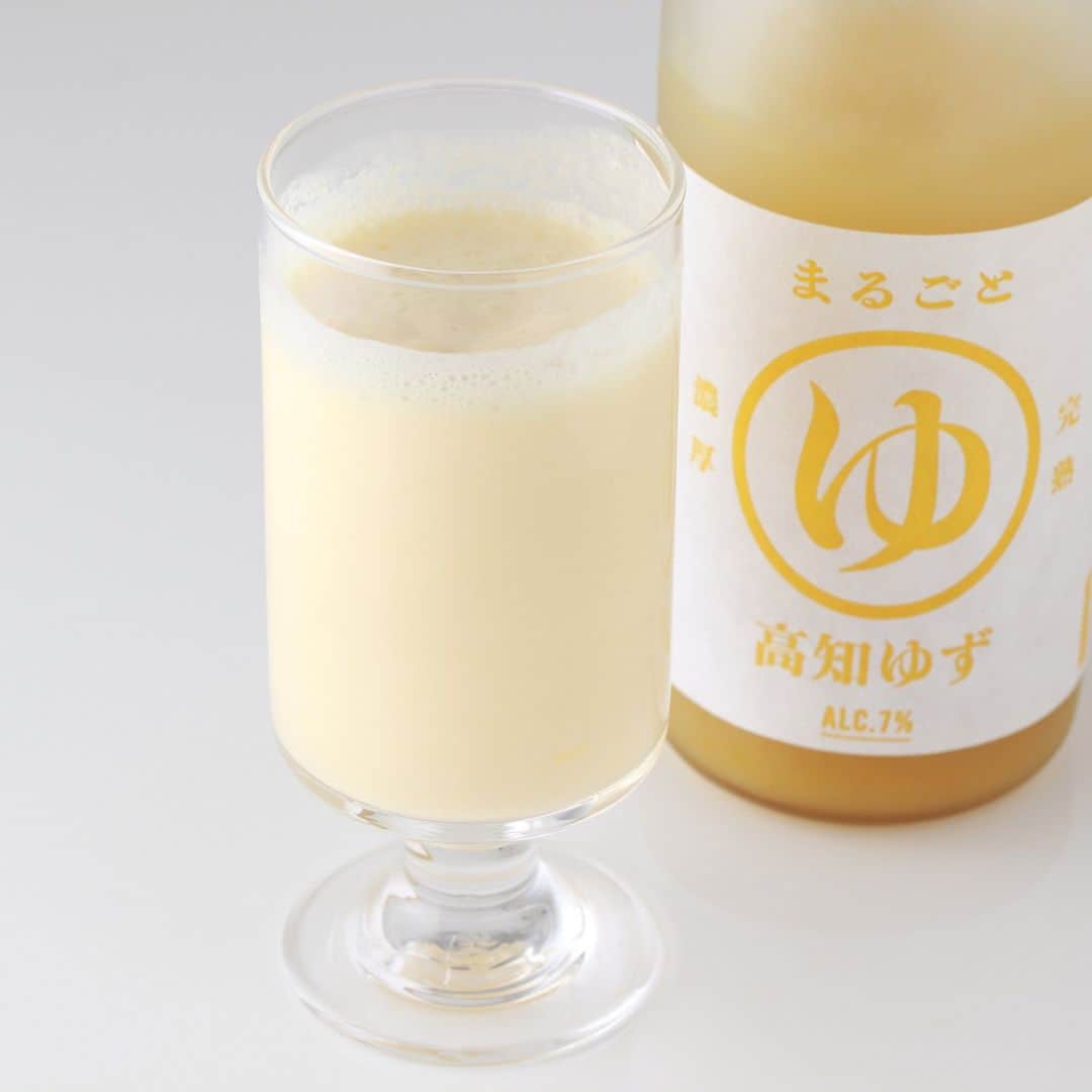 KURAND@日本酒飲み放題さんのインスタグラム写真 - (KURAND@日本酒飲み放題Instagram)「ワクワクするお酒がたくさん→ @kurand_info  柚子のお酒🍊  トニックで割れば 「柚子トニック」  バニラアイスを溶かして混ぜれば 「柚子酒シェイク」  お湯で割って蜂蜜を混ぜれば 「ホット蜂蜜ゆず」  柚子酒の可能性は無限大です。  お酒のオンラインストア「クランド」 プロフィールページのリンクからぜひ！  ---------------------------- 新しいお酒との出会いがたくさん！ 他のお酒や企画はプロフィールのURLから →@kurand_info ----------------------------  お酒にまつわる情報を発信中。 フォローやいいねお待ちしています🥂  #酒ガチャ #クランド #お酒好きな人と繋がりたい #ゆず酒 #柚子酒 #リキュール #お酒大好き #お酒好き」4月10日 19時56分 - kurand_info