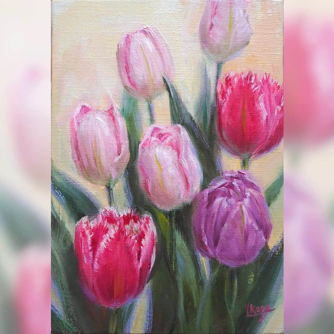古賀陽子のインスタグラム：「様々な色や形があるチューリップ🌷どれも魅力的で描きたくなる🌷 人物と同じ😊  #チューリップ  #tulip  #Nymph #ニンフ  #アートコレクター #油絵 #絵画のある暮らし #絵のある暮らし #美術好きな人と繋がりたい #人物画 #神戸 #西宮 #美術 #ギャラリー #アートワーク #美術館 #展覧会  #japaneseartist #figurativepainting #figurativeart #artcollector #exhibit #exhibition #gallery  #artistsoninstagram #oiloncanvas  #artwork #painting #古賀陽子 #yokokoga」