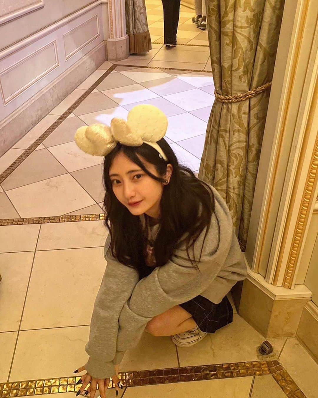 大西陽羽のインスタグラム：「シンデレラ城の中初めて入った🏰🤍𓂃𓈒𓏸︎︎︎︎」