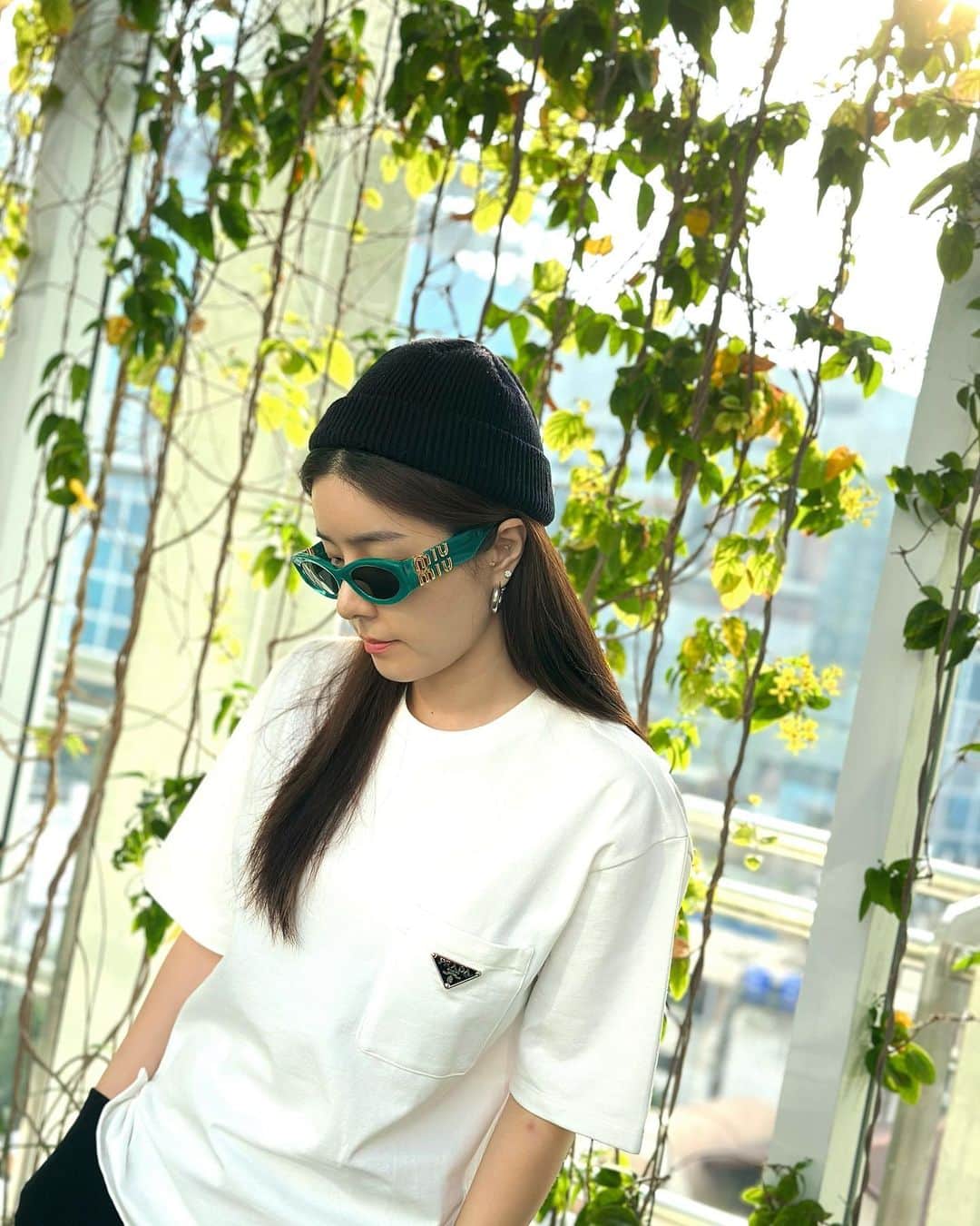 GYEON SEOのインスタグラム：「_* new shades 🥦🫒 . . @spectacles_room」