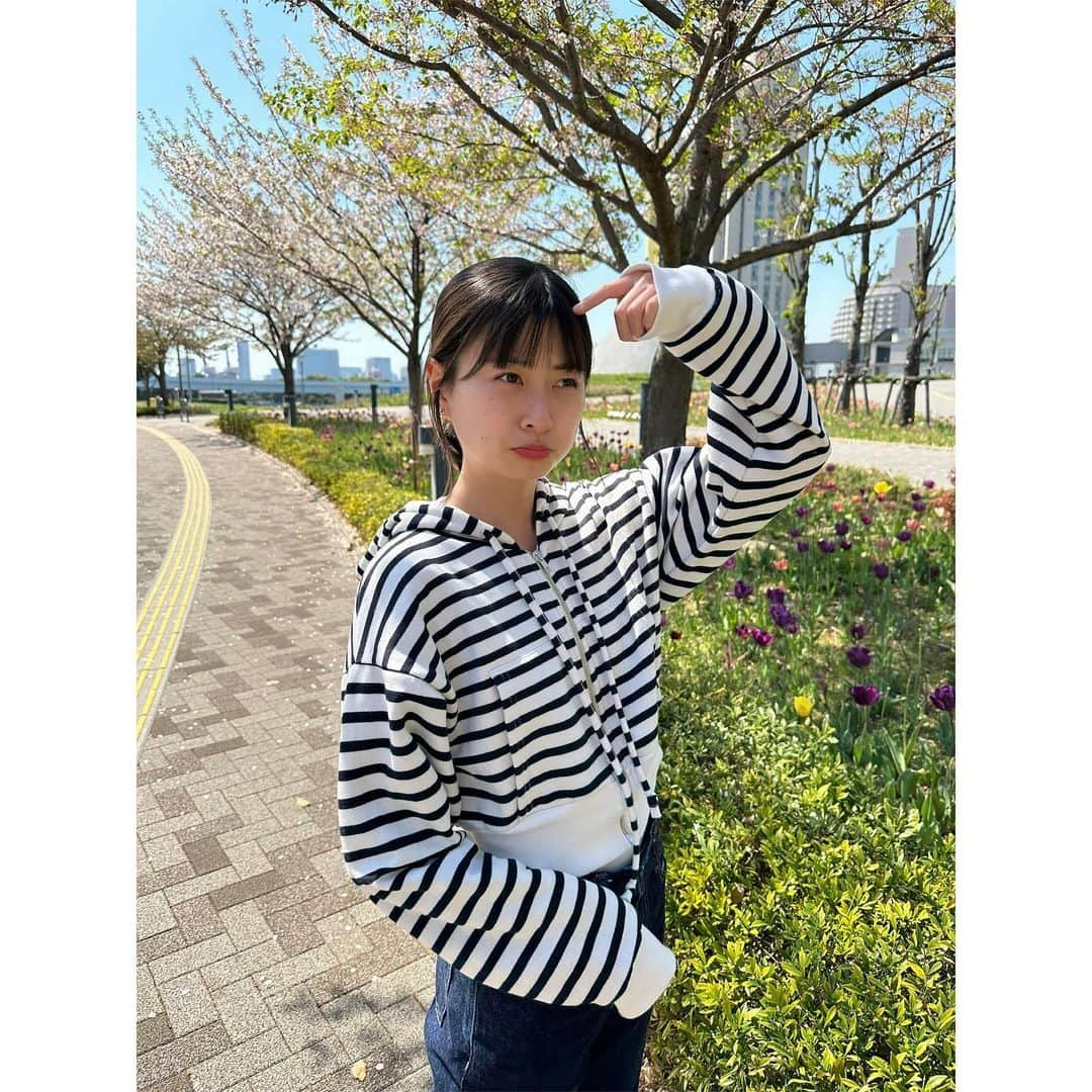 松岡はなのインスタグラム：「暖かいって良いね~🌸🌷👒🪽」