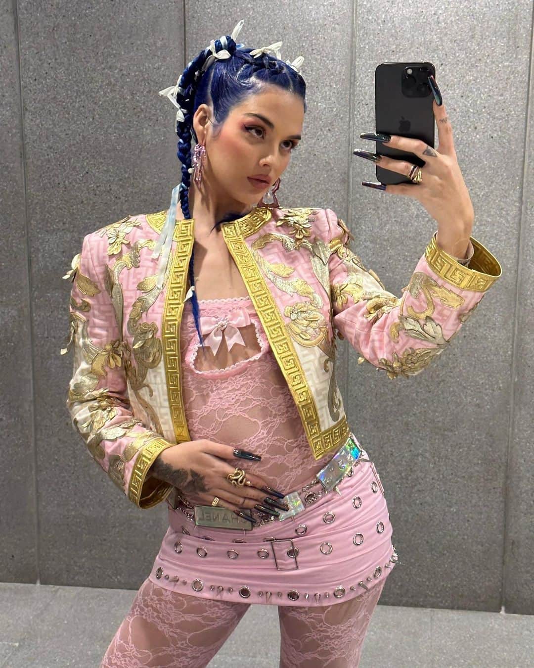 のインスタグラム：「last 2 months before my belly started to explode… 🥹」