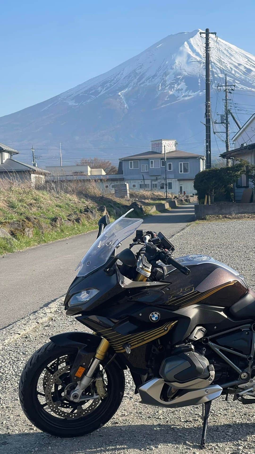 佐藤東弥のインスタグラム：「天気良かったからね フルーツラインから甲府盆地南側の山手を走り 見延から富士吉田へ」
