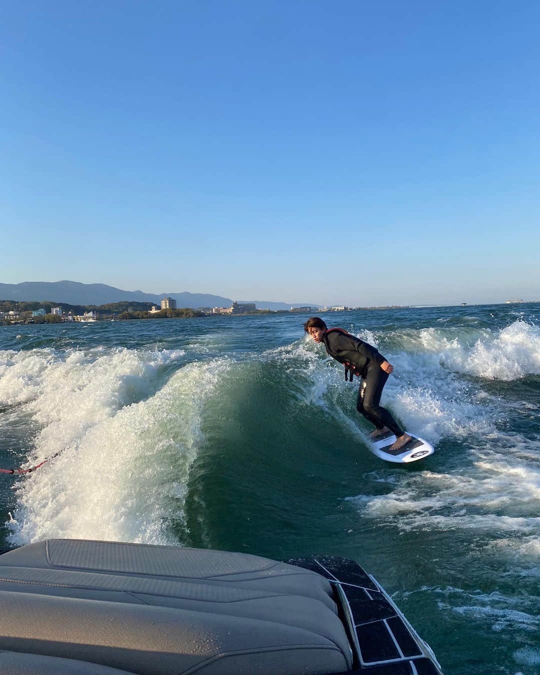 白間太陽さんのインスタグラム写真 - (白間太陽Instagram)「Surfing Day🏄🏻‍♂️ 天気良くて気持ちよかった☀️  #marinesports  #surf」4月10日 20時38分 - taiyo_shiroma