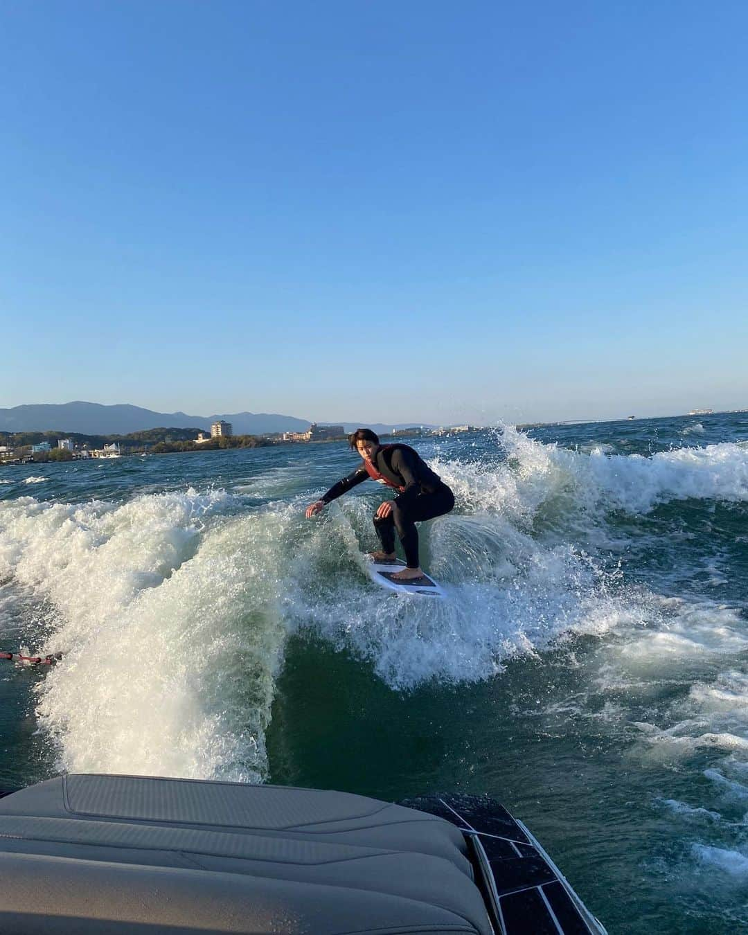 白間太陽さんのインスタグラム写真 - (白間太陽Instagram)「Surfing Day🏄🏻‍♂️ 天気良くて気持ちよかった☀️  #marinesports  #surf」4月10日 20時38分 - taiyo_shiroma