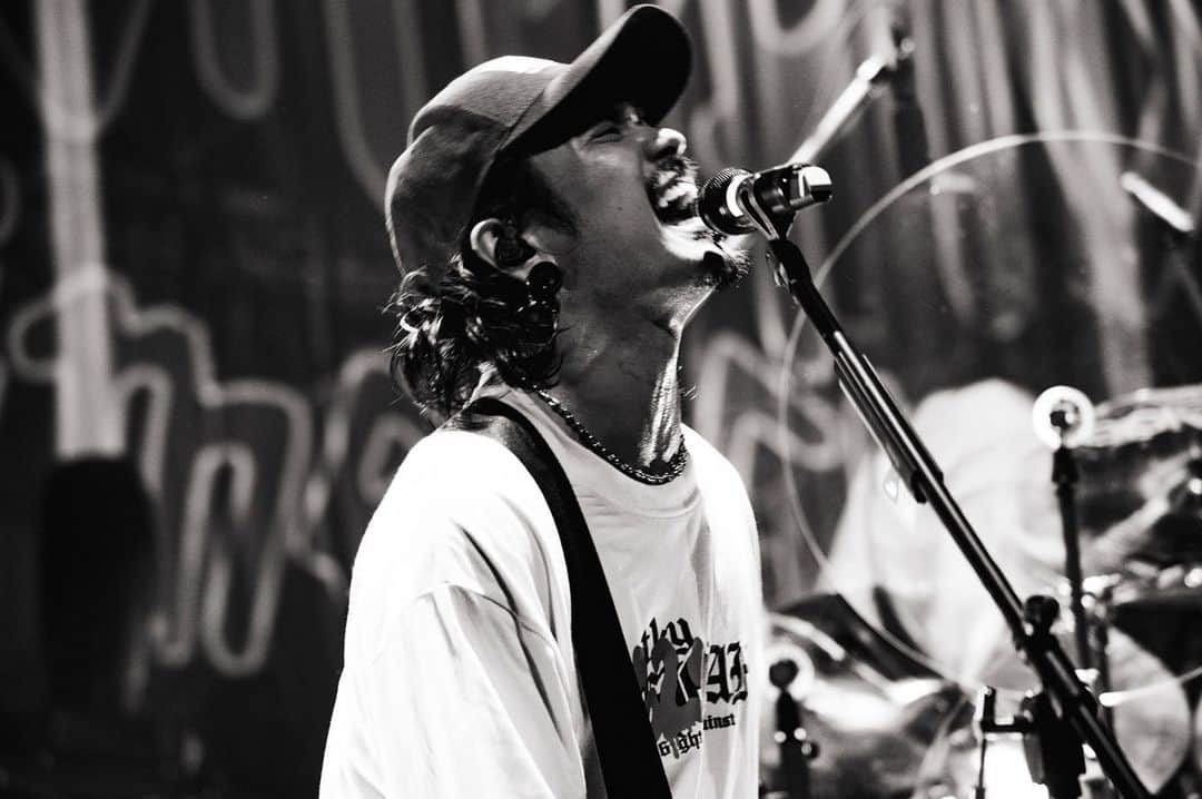 WANIMAのインスタグラム：「Catch Up TOUR -1Time 1Chance-   兵庫・神戸編   Photo by Jon…   #WANIMA」