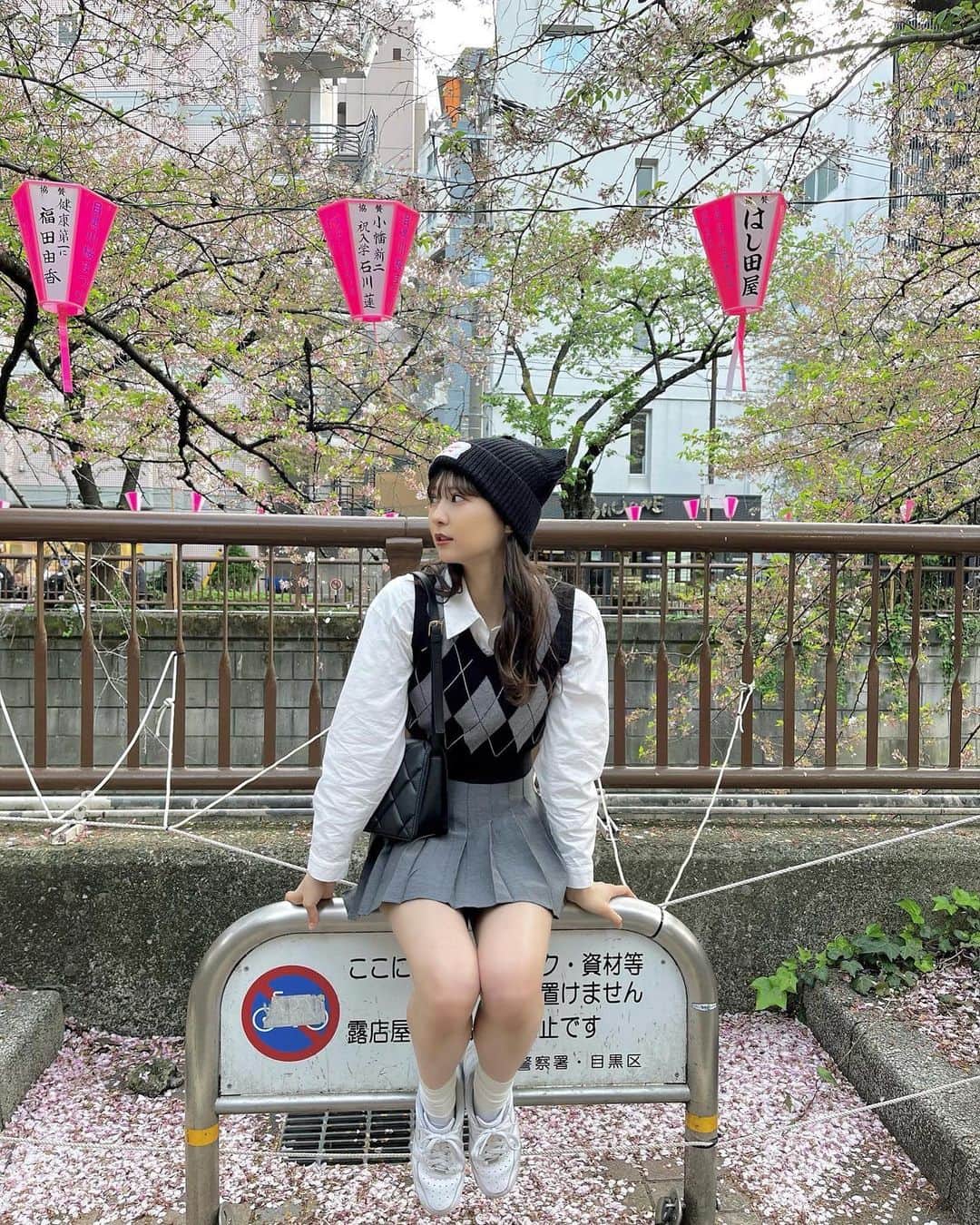 神﨑沙穏さんのインスタグラム写真 - (神﨑沙穏Instagram)「桜見に行ってきたあ🌸  （ほぼ散っちゃってたけど、、🙄笑）」4月10日 20時47分 - i_am_saon