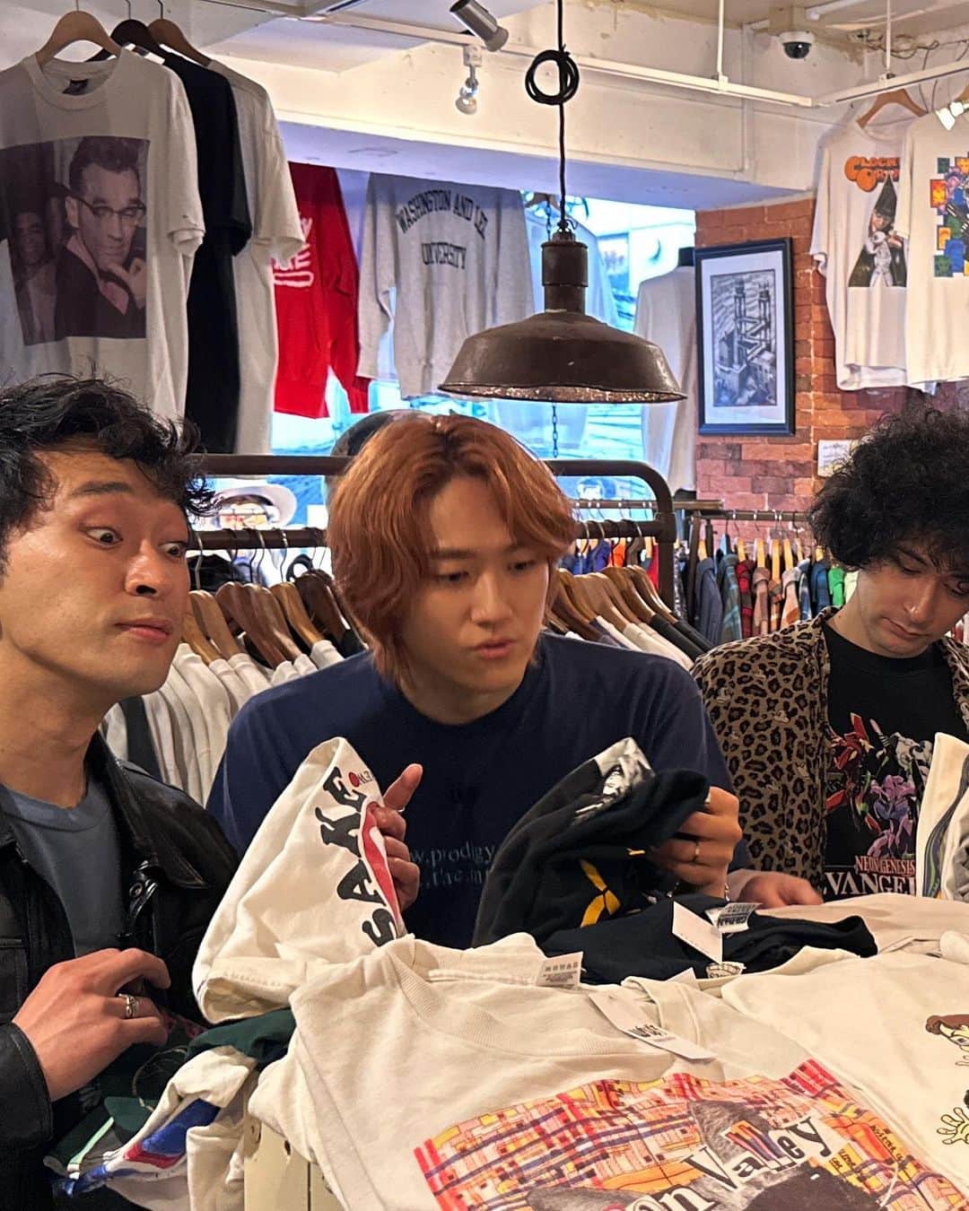 はるくんさんのインスタグラム写真 - (はるくんInstagram)「としくんみのさんと原宿古着屋巡り  無事、金欠になりましたので今日から節約します  #古着実弾界隈」4月10日 20時43分 - haluktuc