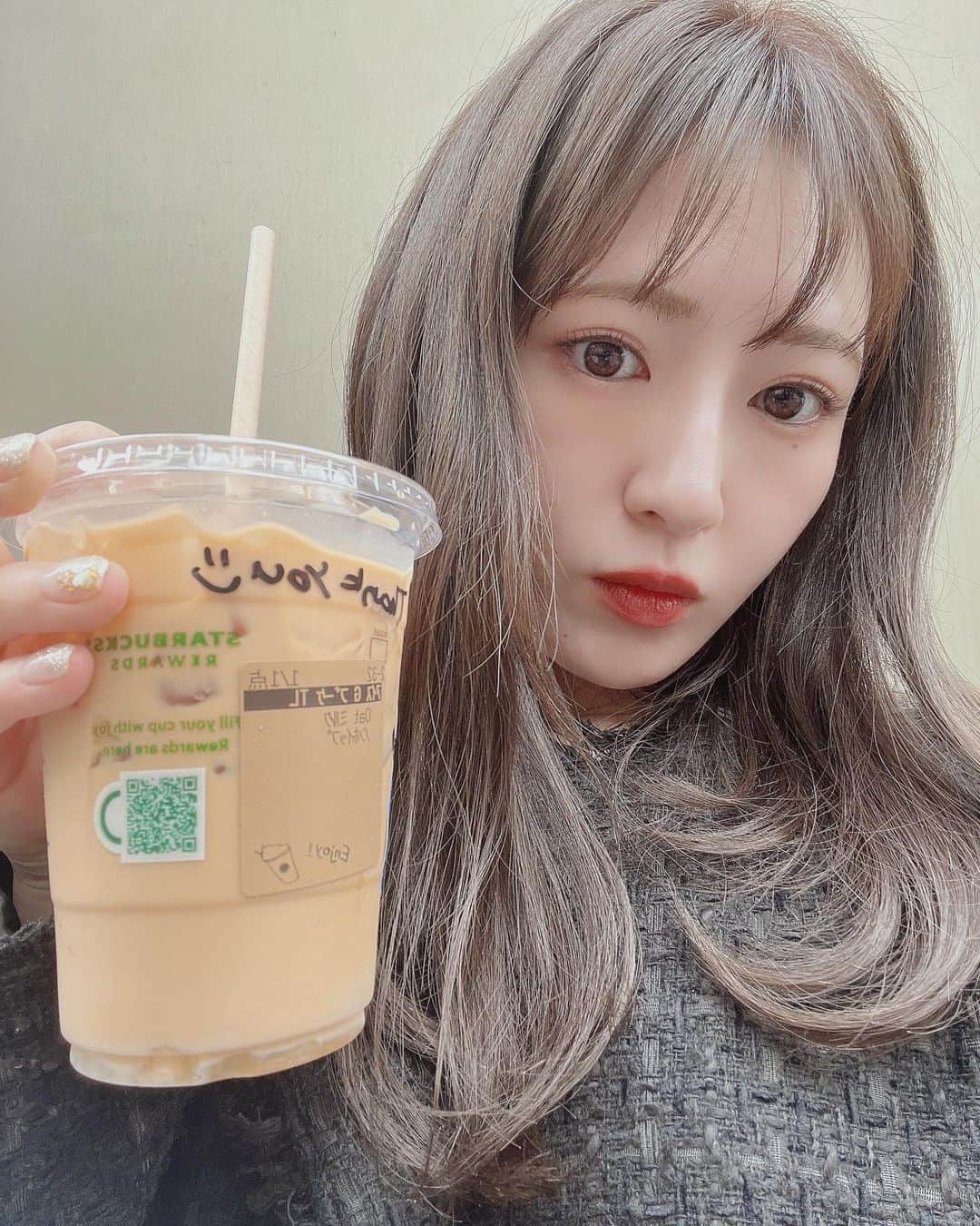 のインスタグラム：「すたば。  #スタバ #スタバカスタム #自撮り #ブルベ夏 #starbucks」