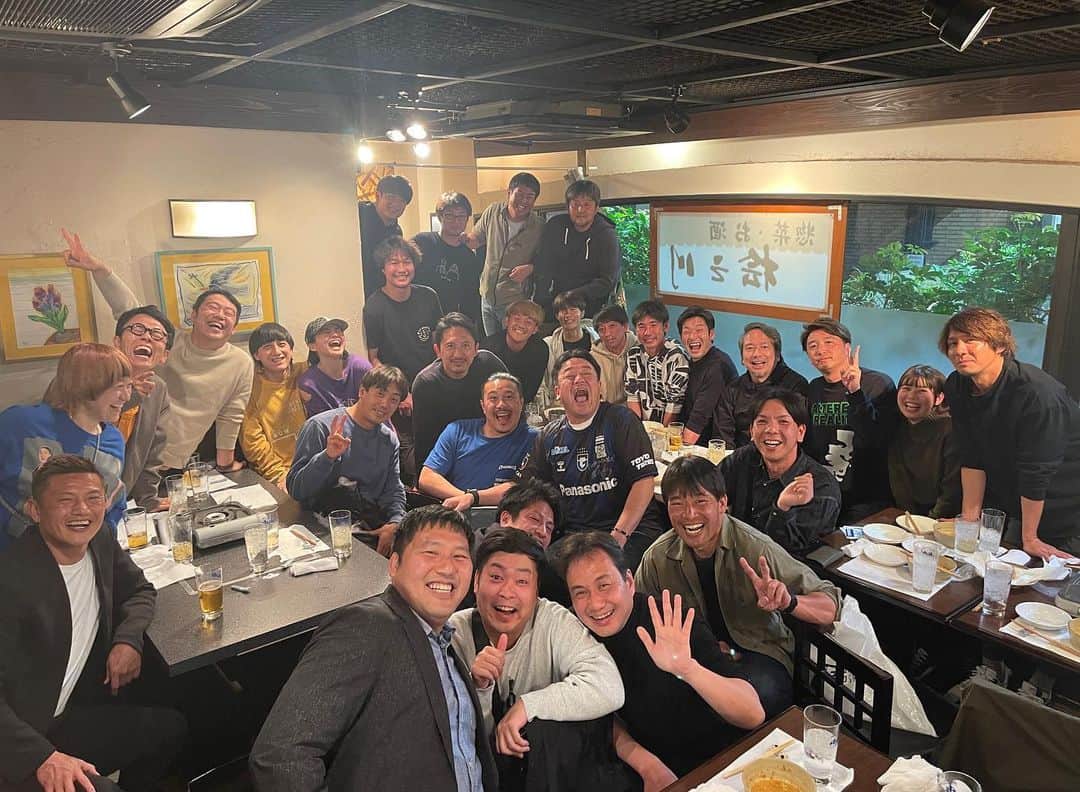 横谷繁さんのインスタグラム写真 - (横谷繁Instagram)「2009年からガンバTV スタートから長きに渡り番組MCを務めていただいた たむけんさんの卒業試合に参加させていただきました！ 優しさ溢れるたむけんさん大好きです！ アメリカに行っても頑張ってください！  #ガンバTV #たむらけんじ #たむけんさん #おぐさん #こんちゃん」4月10日 20時48分 - yokotani_shigeru