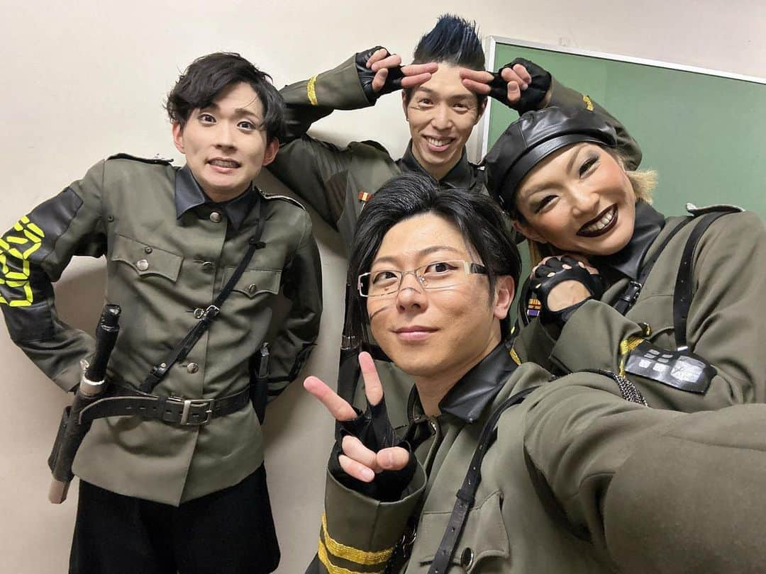 後藤健流さんのインスタグラム写真 - (後藤健流Instagram)「梅棒 16th showdown  ″曇天ガエシ″  2ヶ月半 楽しすぎる時間を 楽しすぎる人達と過ごせて幸せでした  全部舞台上で出し切って 何も言えねぇです  とにかく梅棒好きです ほんとに  全22公演 ご観劇誠にありがとうございました❗️  ※ピカッとピカローナ3枚セットを含めた色んな写真をどうぞ👏  #梅棒 #曇天ガエシ #後藤健流 #gototakeru」4月10日 20時49分 - takeru0324