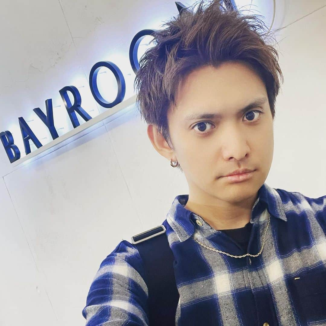 伊崎右典のインスタグラム：「THANKS野村っち #honey  #bayroom横浜  #伊崎右典」