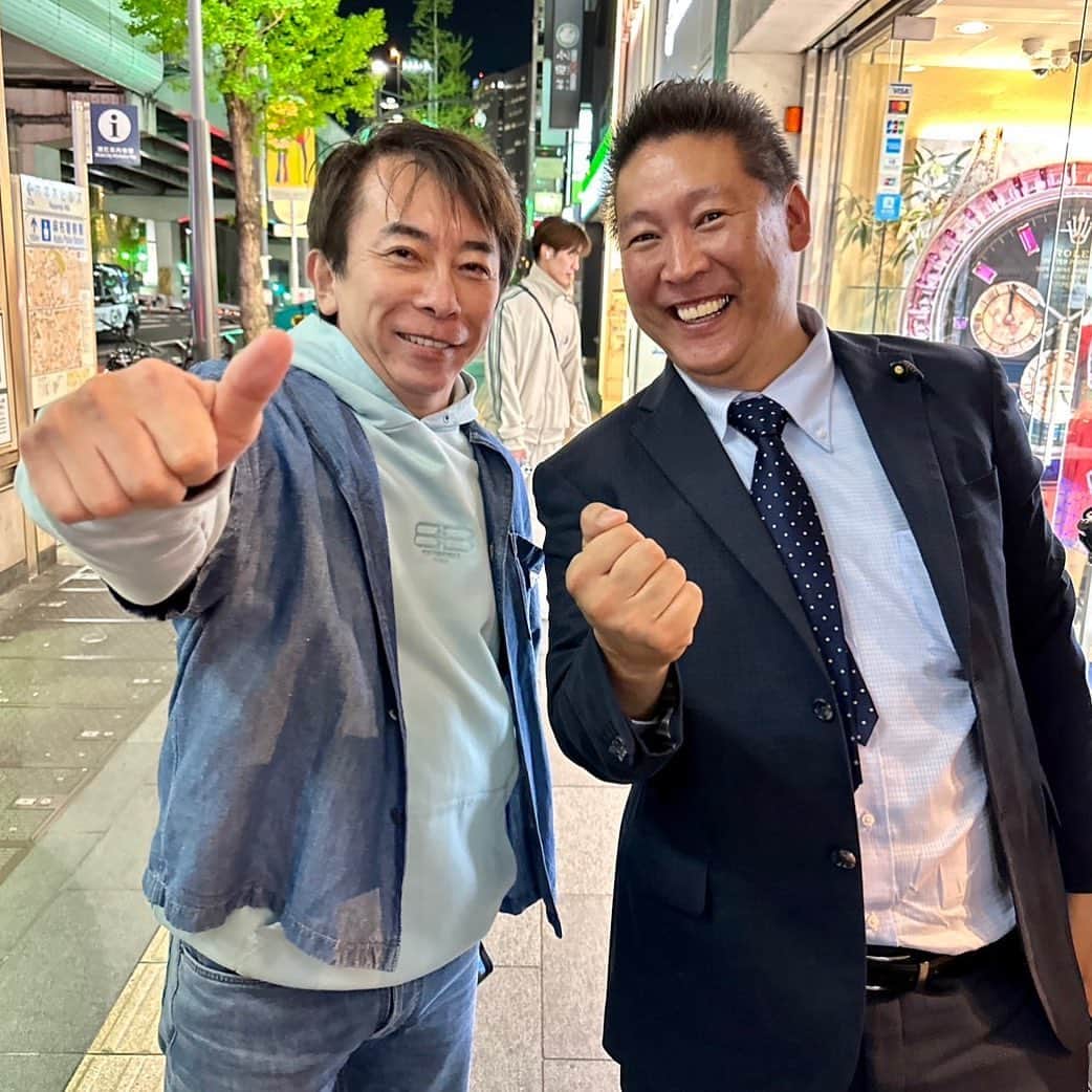 のインスタグラム：「昨日は赤坂歩いてたら、ホリエモン。 今日は六本木歩いてたら、立花さん。 東京は広いようで狭い！ #立花孝志  #松浦勝人」