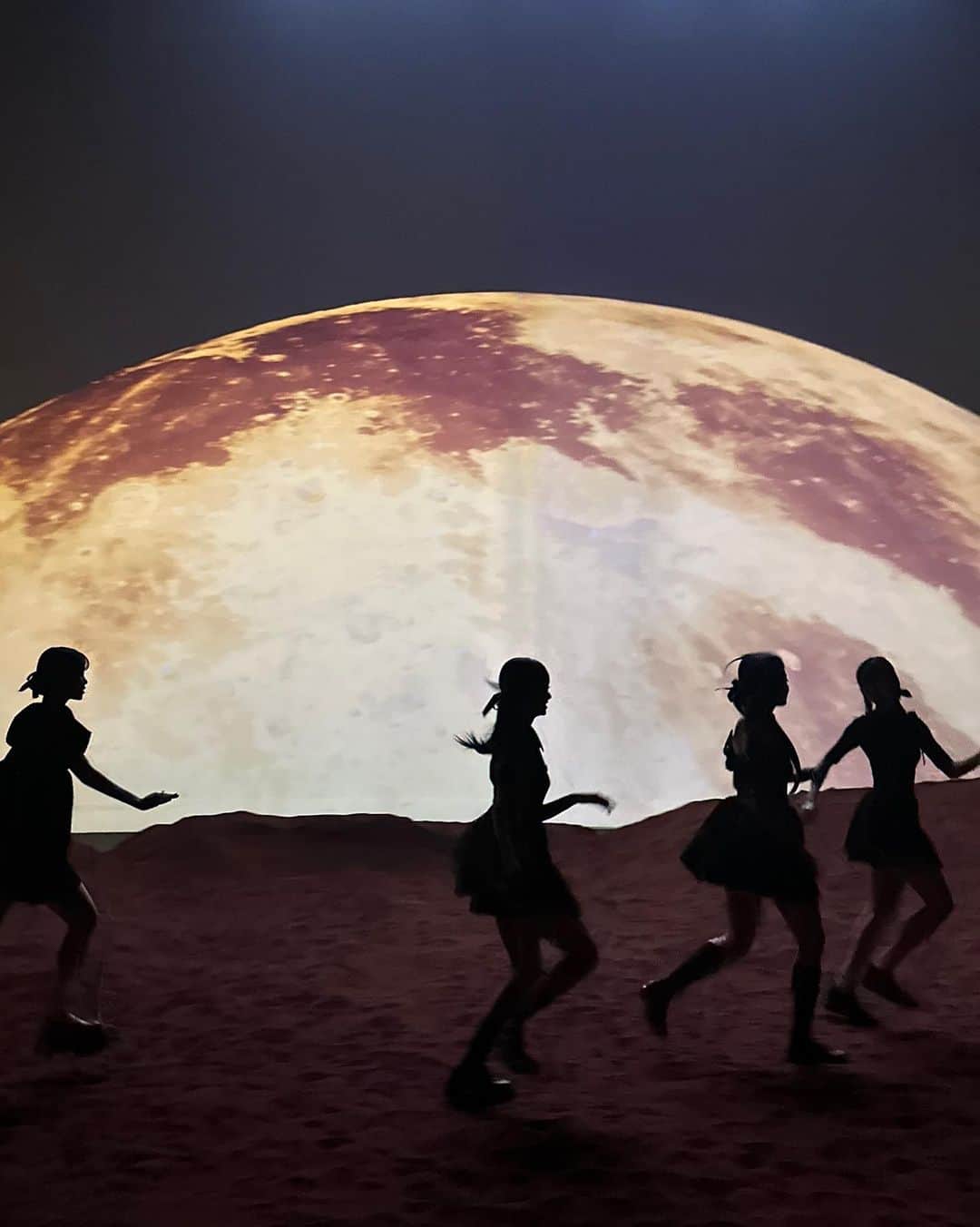 キム・チェウォンのインスタグラム：「🌕🌖🌓」
