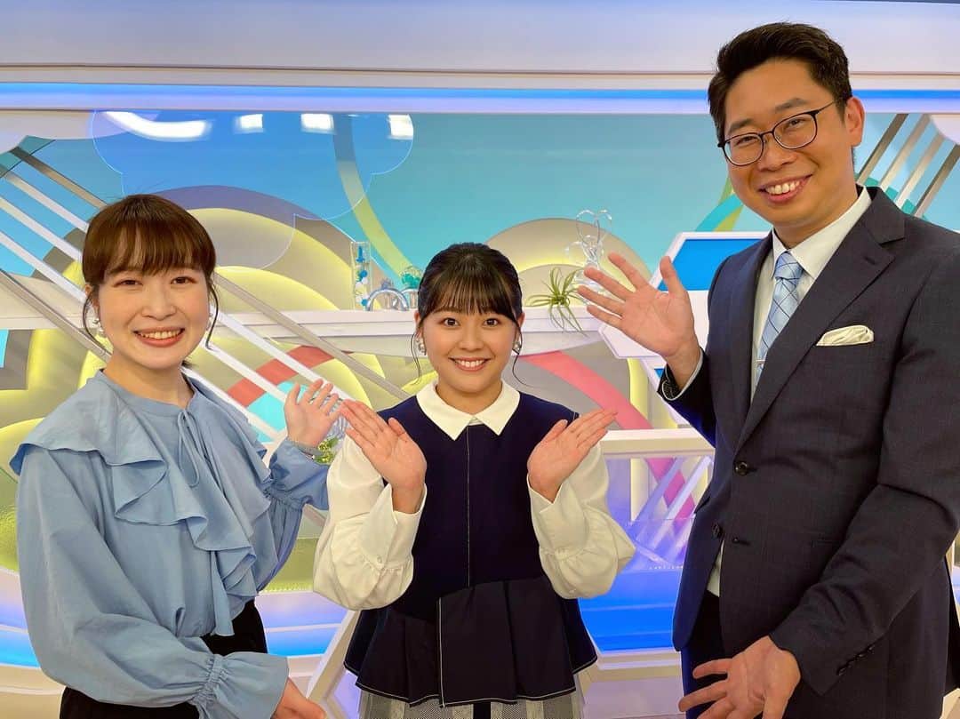 のインスタグラム：「* 『LIVE！コネクト』の天気予報のコーナーを 担当してくださる気象予報士の片平さんと浅田さん🌈✨  大好きなおふたりとお写真を撮っていただきました☺️  うれしいです🥰  #気象予報士#片平さん#浅田さん #LIVEコネクト#天気予報 #カンテレ#アナウンサー#谷元星奈」