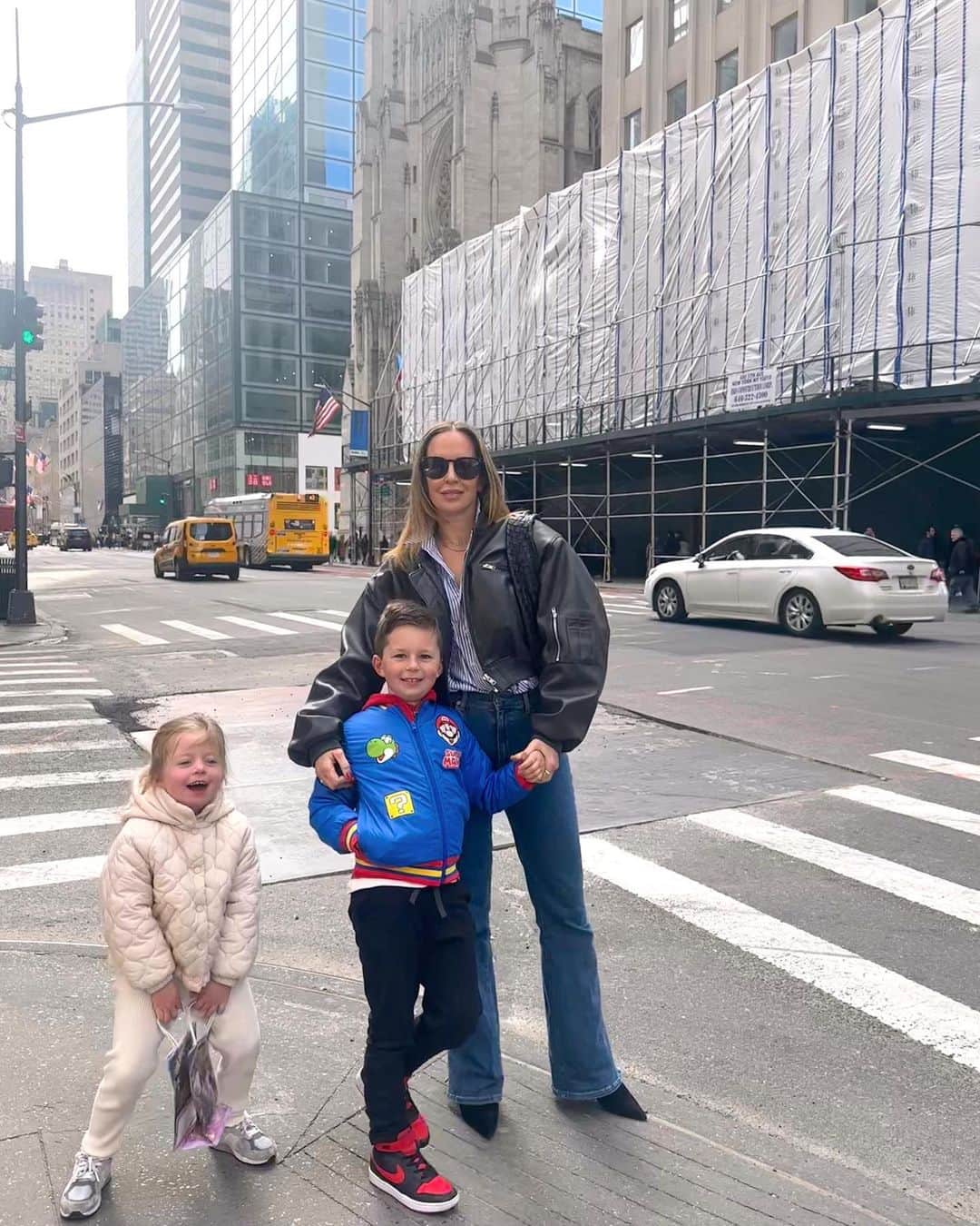 Helena Glazer Hodneのインスタグラム：「easter weekend🐣🐰」