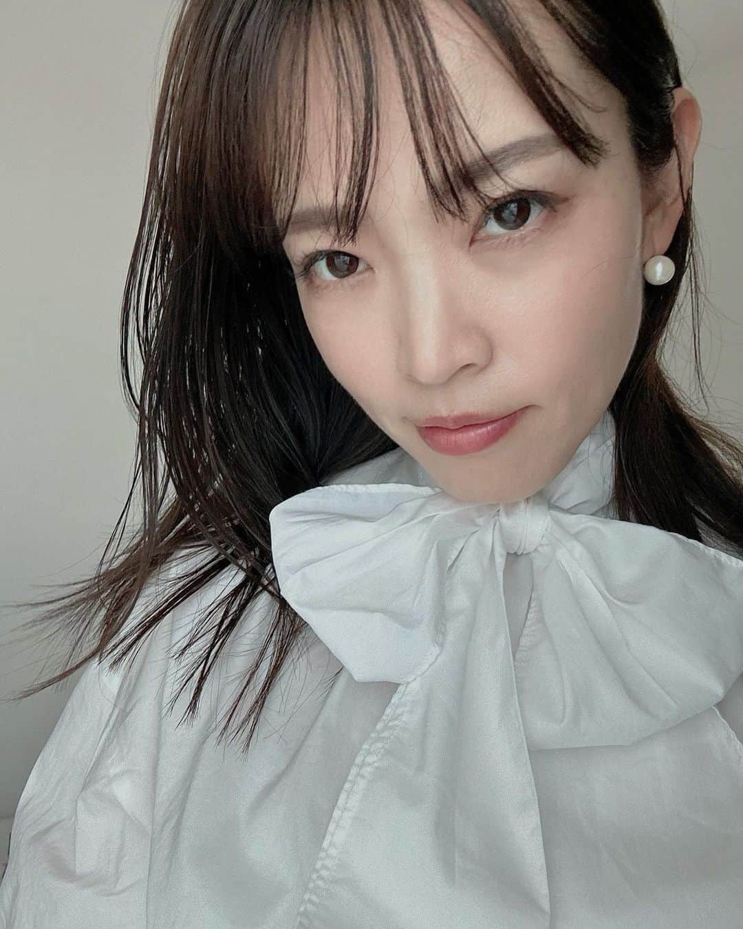 小田切恵子のインスタグラム：「学校スタイル🤍  4月。弟の入園、娘の入学、スプリングスクールと怒涛の先週1週間が終わり、小学1年生の大変さを実感してます😮‍💨  自分が2人欲しいです👐  世のお母さまを本当に尊敬する毎日🥹 がんばろうーーー✊」
