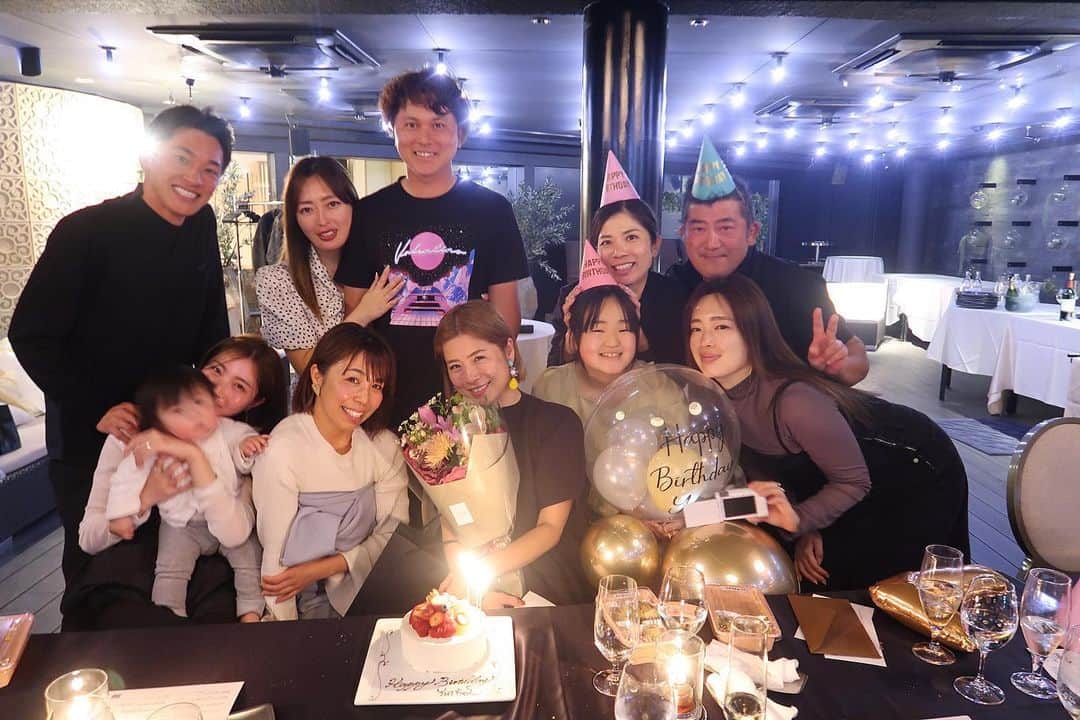 yuiのインスタグラム：「. . . .素敵なお祝いを有難う🫶🫶🥰  🎂.Thank you🎂 . @kinugawaeri  @yujiro_ohori_official  @yujiro_ohori  @cocoharuku  @cocochanneru123  @kyorco_y  @0621chiyotaniguchi  @kaoru.ohori  . . #ゆいのママライフ #北野クラブ」