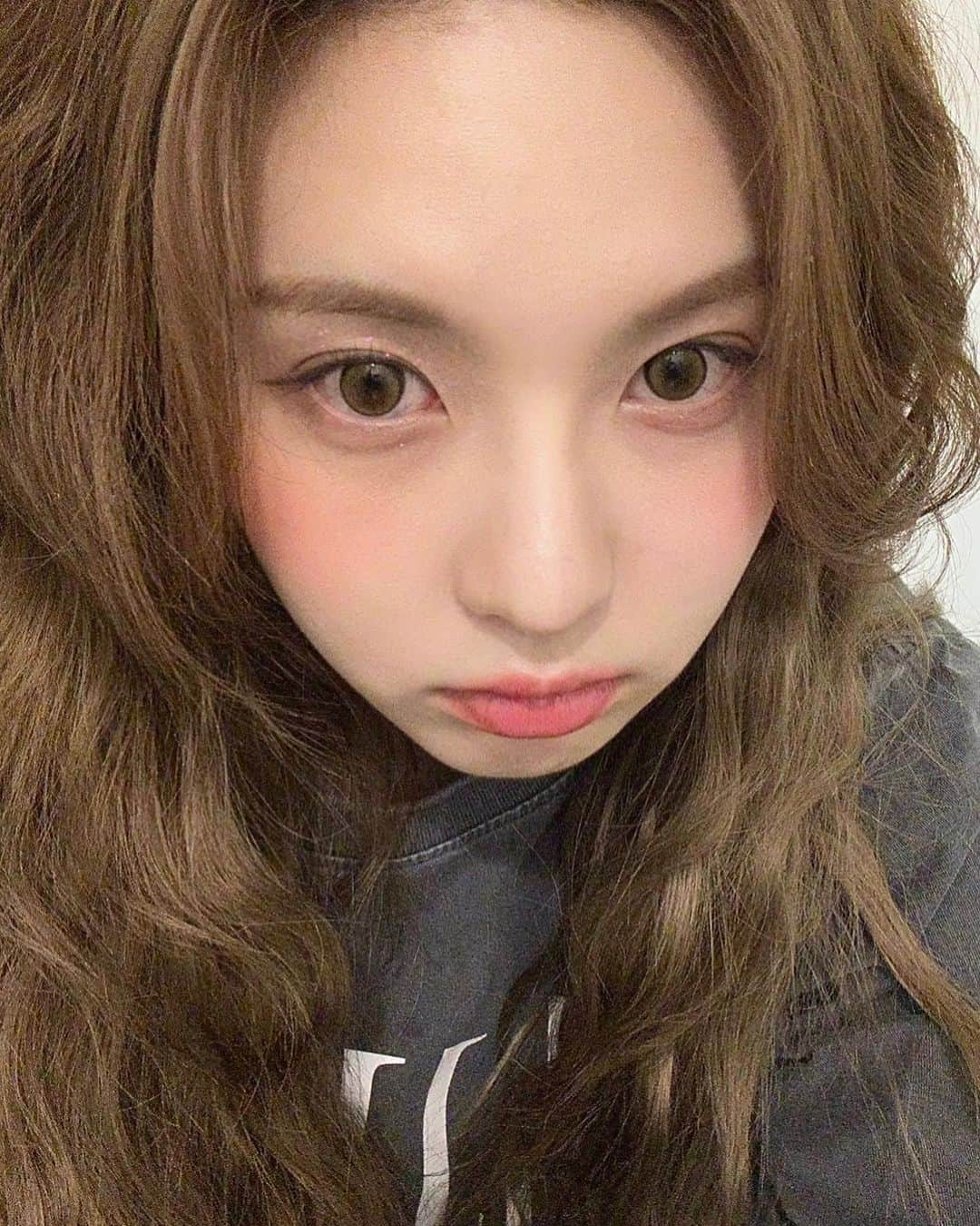 NMIXXさんのインスタグラム写真 - (NMIXXInstagram)「🤯😵‍💫  #NSWER #솔스타그램 #NMIXX #엔믹스 #BAE #배이」4月11日 8時18分 - nmixx_official