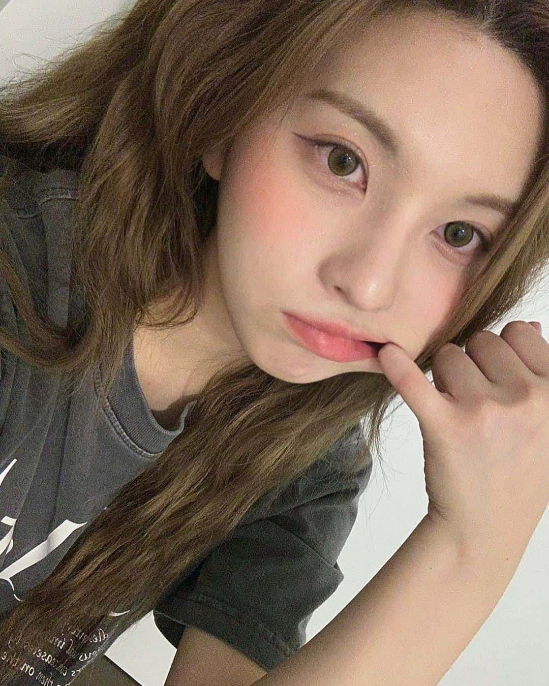 NMIXXさんのインスタグラム写真 - (NMIXXInstagram)「🤯😵‍💫  #NSWER #솔스타그램 #NMIXX #엔믹스 #BAE #배이」4月11日 8時18分 - nmixx_official