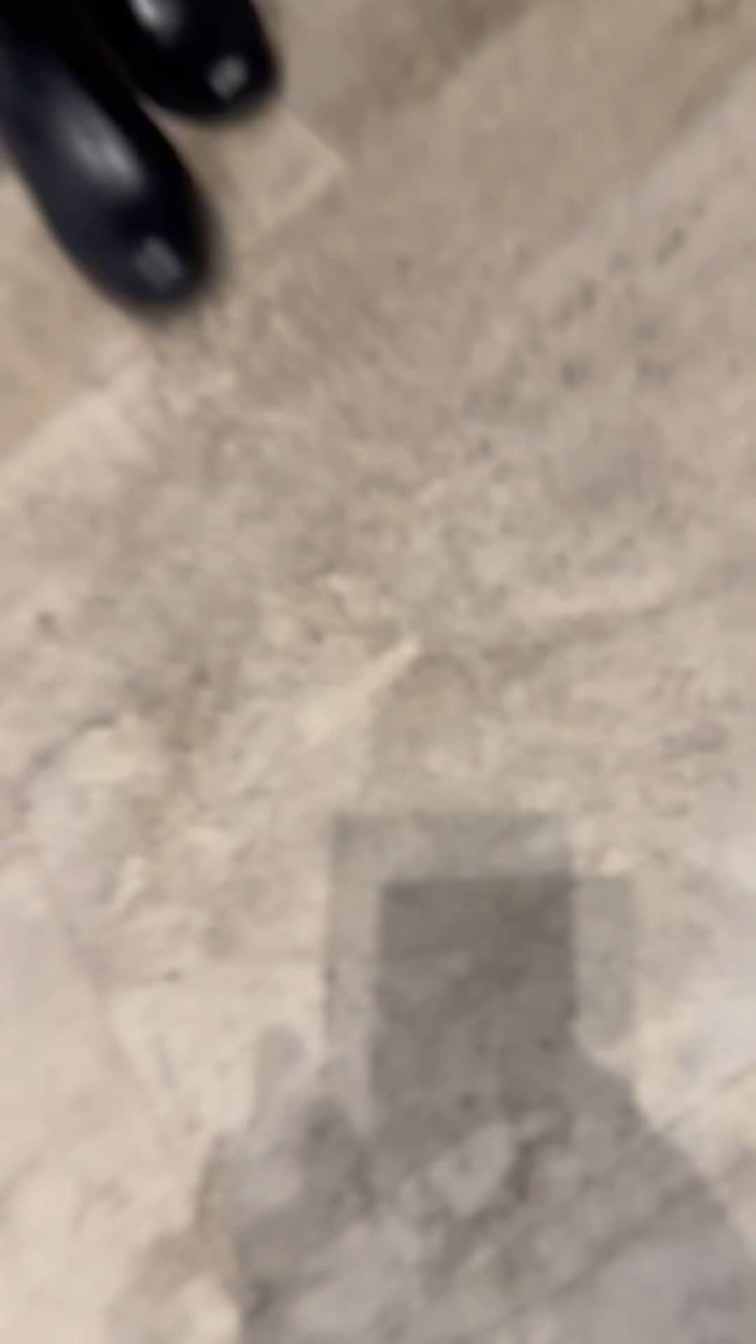 石川梨華のインスタグラム：「美容院でのリール撮影が毎回楽しみです❤️ 今回は他のお客様がいらっしゃらなかったので、美容室をフルに使わせて頂きました🥳」
