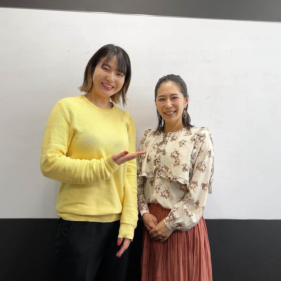 中川真依のインスタグラム：「. 昨日はWebメディア"B&"さんに 取材して頂きました！🤗⭐️  取材してくれたのは、 元競泳選手としても ご活躍されていた竹村幸さん🏊‍♀️✨  今回は @womans_ways での活動や、 現役時代の生理やPMSで困ったことなど、 女性特有の経験をお話しさせて頂きました🌹  「自分の身体と向き合う大切さ」 を皆さんに伝えられればと思います！  記事が公開されたら、 またお知らせしま〜す🤗🍀  #取材 #女性が輝く社会  #生理の悩み」