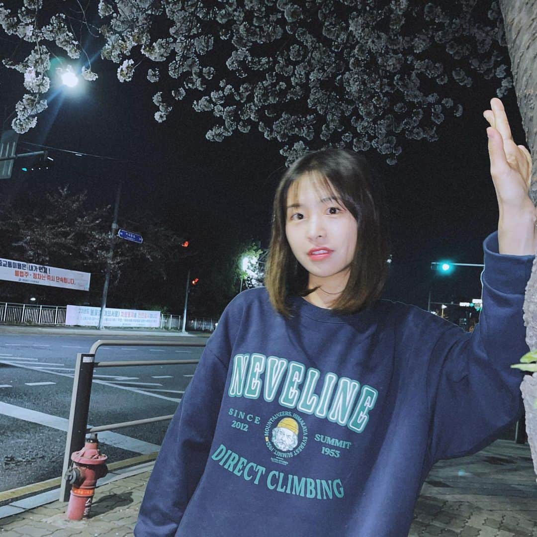 チェウォンのインスタグラム：「연습 끝나고:) APRIL🌸」