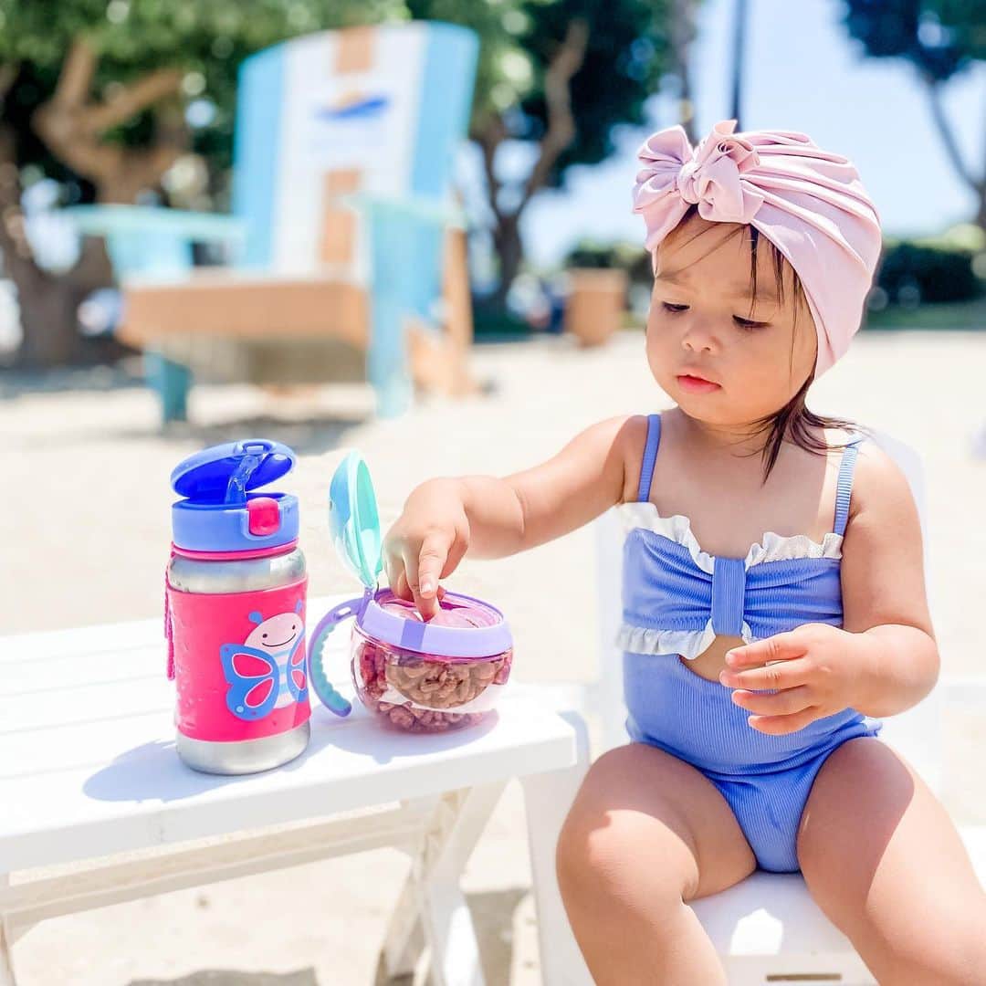 Skip Hopさんのインスタグラム写真 - (Skip HopInstagram)「Where we would all love to be on this Monday!🤩🌴  📸: @gizweezy  #skiphop #musthavesmadebetter #beachweather #beachsnacks #baby #toddlergear #vacation #parentsonthego #backtoschool」4月11日 0時00分 - skiphop