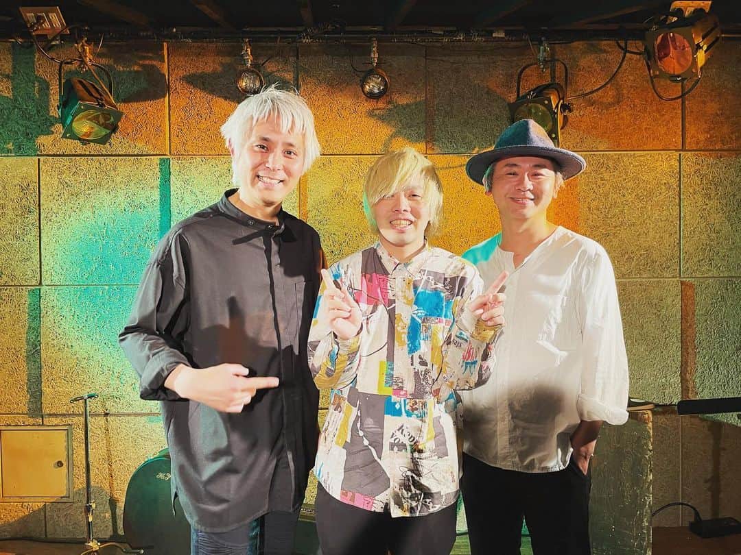 谷口崇のインスタグラム：「信じ抜くSACT!にて。指でさようならも、ルネサンスマンも、イナミも、Song Of Loveも、ヨランダも歌わなかったステージ。手放すことで何かを得たいというわけではないけど、何か芽のようなものが残った手応え。新しい情熱の芽だぜそれは。50歳、発芽ピョコ。徳久と洋平と。」