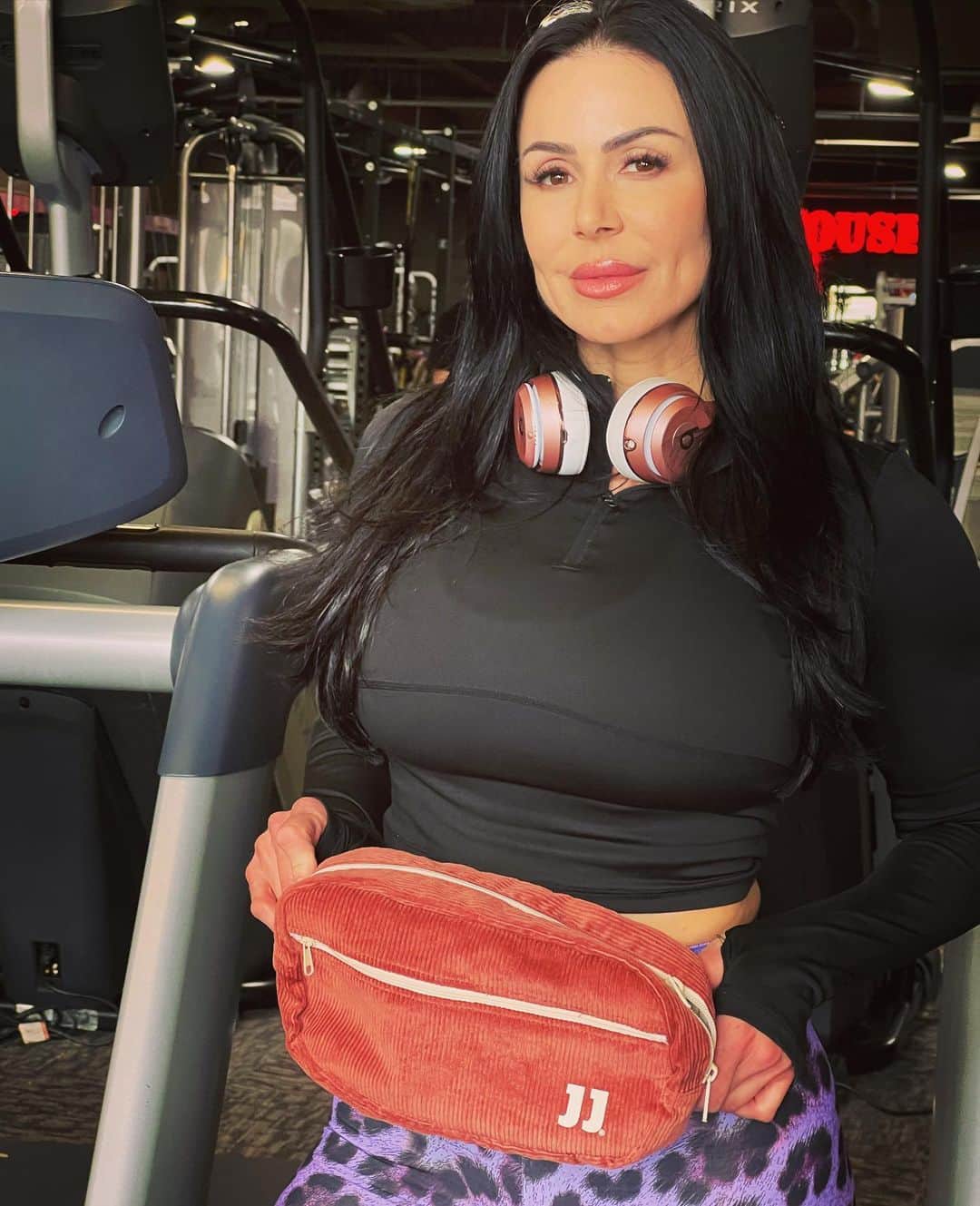 Kendra Lustさんのインスタグラム写真 - (Kendra LustInstagram)「Got Milf ? #momidliketofeed better be taking me to @jimmyjohns  my #jimmyjohns #fannypack can be filled with cookies to go. #MilfAndCookies #MilfMonday #marthastewart」4月11日 0時15分 - kendralust
