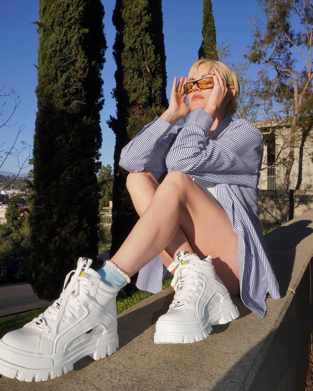 Ashley Smithのインスタグラム：「Thanks @buffaloshoes_studio and @ruthgruca for the new spring kicks 👟👟  Photos by @patrickliam 😎」