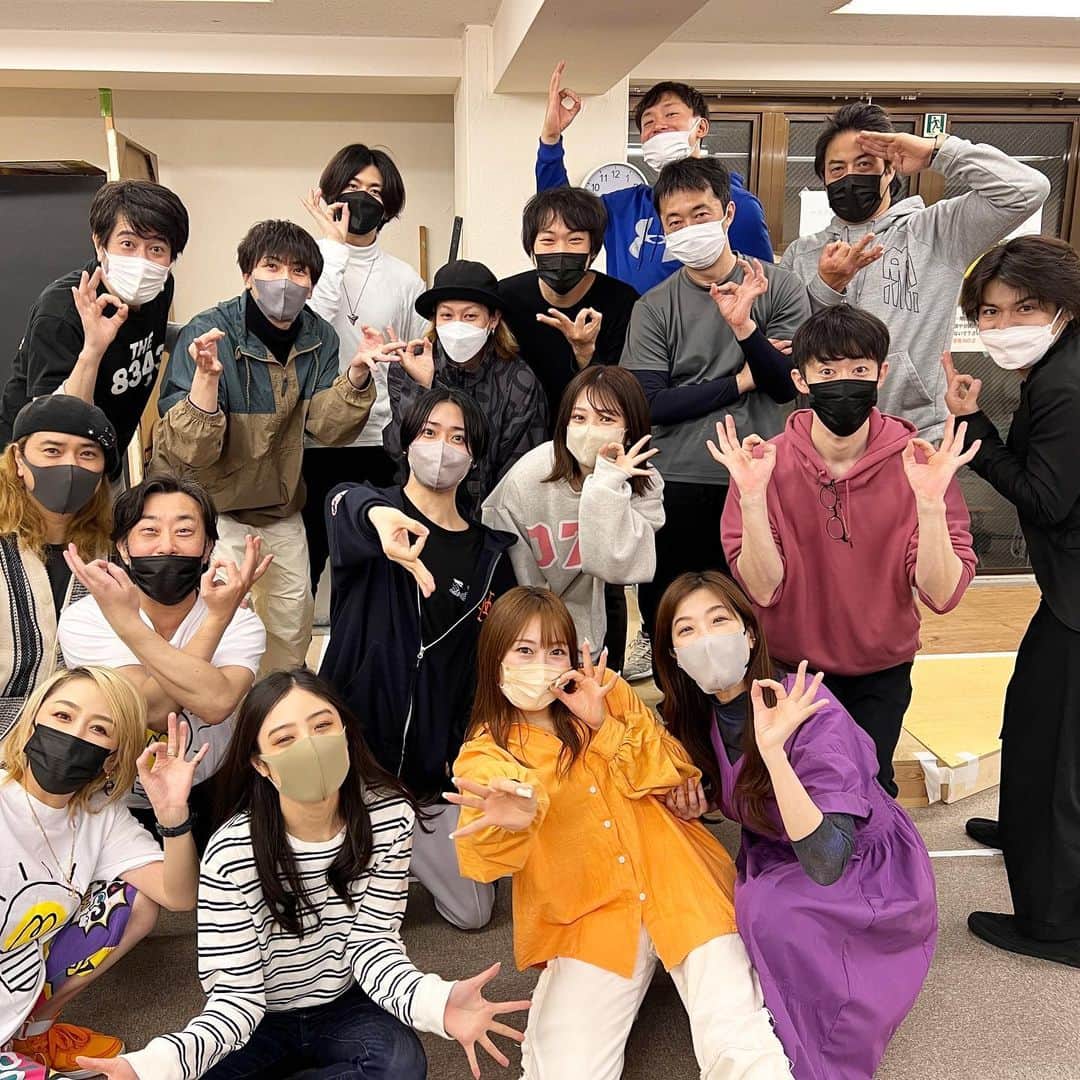 杏さゆりさんのインスタグラム写真 - (杏さゆりInstagram)「舞台稽古1週間を切りました！！！ 和気藹々と日々みんなで精進🙌✨ 更に面白い作品になるようラストスパート頑張ります💪✨ 『年金未納者ミャーキ』観に来て下さいねっ🥰 . One week of stage rehearsals has passed! ! !  Be diligent every day harmonious with everyone 🙌✨  I'll do my best in the last spurt to make it even more interesting 💪✨  Please come and see "Pension Nonpayer Myaki"🥰 . #年金未納者ミャーキ #杏さゆり #SayuriAnzu」4月11日 0時58分 - anzu_sayuri_official