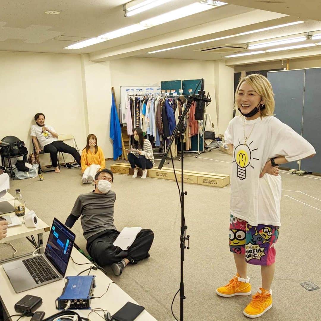 杏さゆりさんのインスタグラム写真 - (杏さゆりInstagram)「舞台稽古1週間を切りました！！！ 和気藹々と日々みんなで精進🙌✨ 更に面白い作品になるようラストスパート頑張ります💪✨ 『年金未納者ミャーキ』観に来て下さいねっ🥰 . One week of stage rehearsals has passed! ! !  Be diligent every day harmonious with everyone 🙌✨  I'll do my best in the last spurt to make it even more interesting 💪✨  Please come and see "Pension Nonpayer Myaki"🥰 . #年金未納者ミャーキ #杏さゆり #SayuriAnzu」4月11日 0時58分 - anzu_sayuri_official