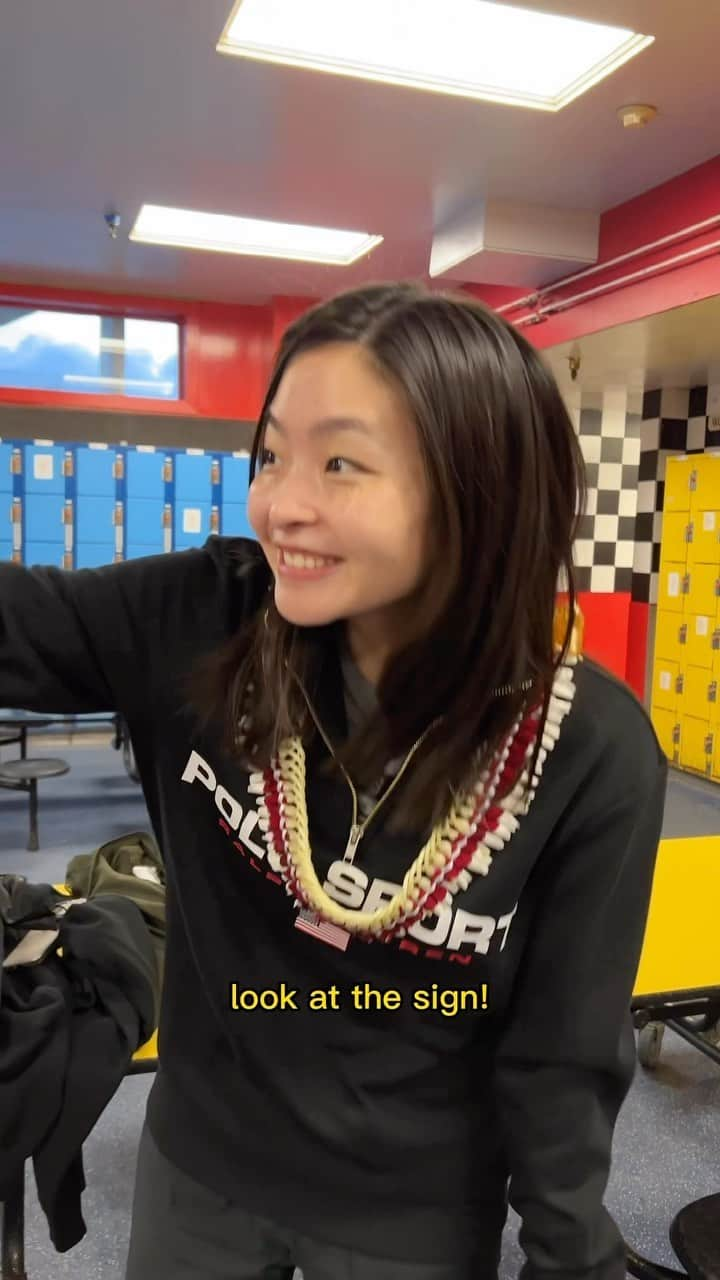 アレックス・シブタニのインスタグラム：「Thank you, @icepalacehawaii for welcoming us to your wonderful rink and for putting @amazingaapi up in lights! 🤙✨✨✨  #amazingaapi #figureskating #iceskating #newbook #booktour #icepalacehawaii #honolulu」