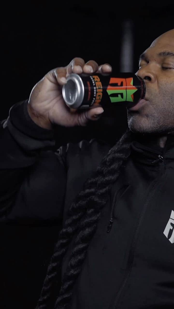 カイ・グリーンのインスタグラム：「Get ready to pump up your muscles and meet the legend himself!   Join us for an unforgettable experience as Kai Greene hosts a meet and greet at Gold’s Gym Berlin. Don’t miss your chance to meet the bodybuilding icon and learn from the best. See you there!」