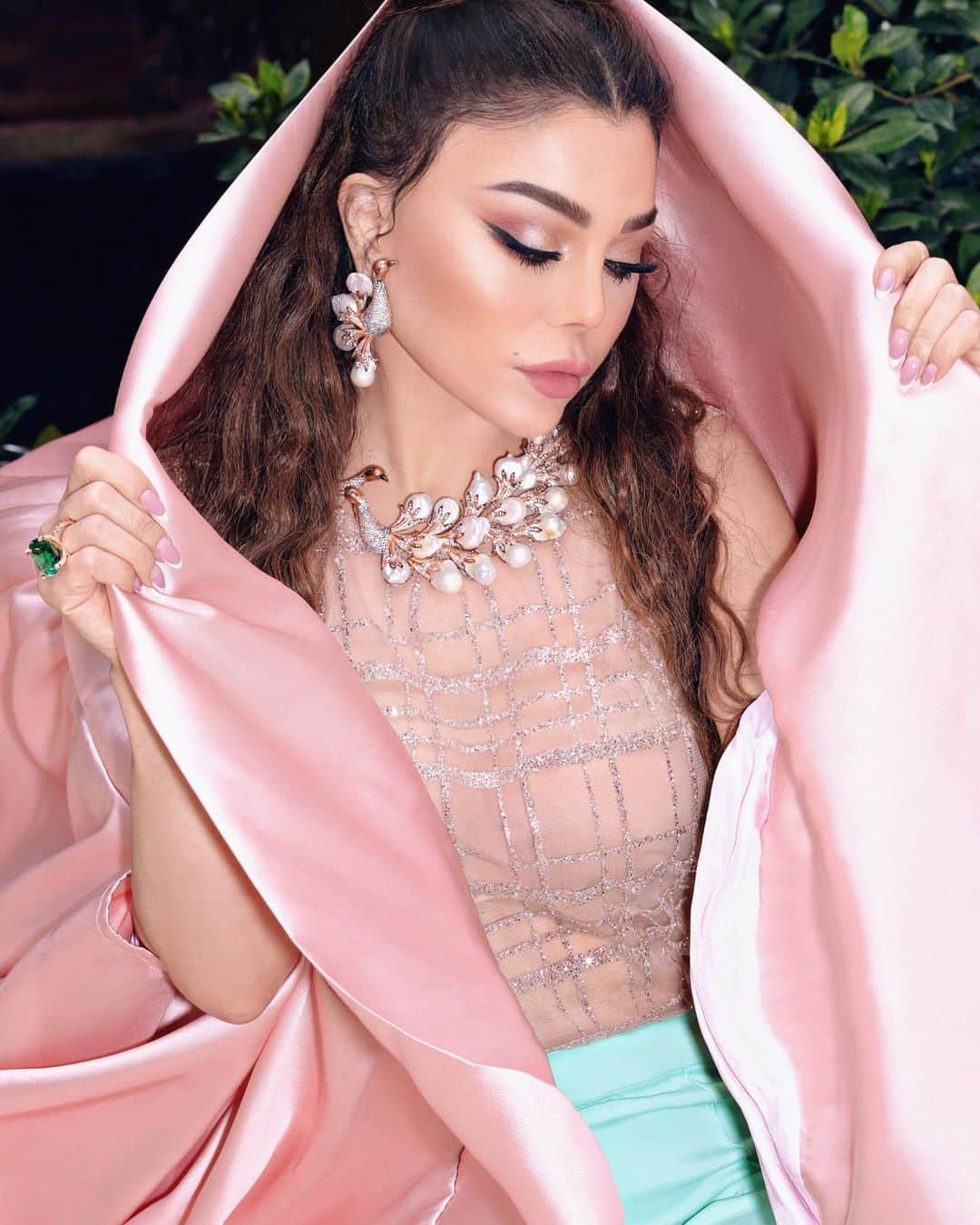 さんのインスタグラム写真 - (Instagram)「💗حب🌸  #haifawehbe #ramadan #beirut  #هيفاء_وهبي #حب #رمضان_كريم」4月11日 1時20分 - haifawehbe