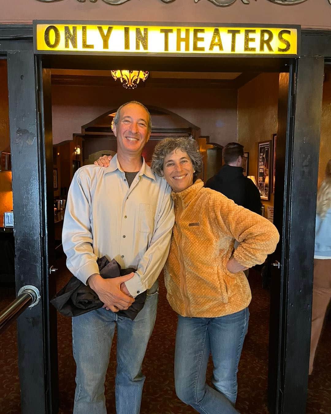 ラファエル・スバージのインスタグラム：「Thank you!! To everyone who came out to see ONLY IN THEATERS at the historic MUSIC BOX theater in Chicago!! Such a great audience response— and a great Q & A with Greg and Tish Laemmle.  And special guest— Ezra Laemmle!   Theaters like the MUSIC BOX are living treasures, and it’s a honor to have played there!   #Chicago #onlyInTheaters」